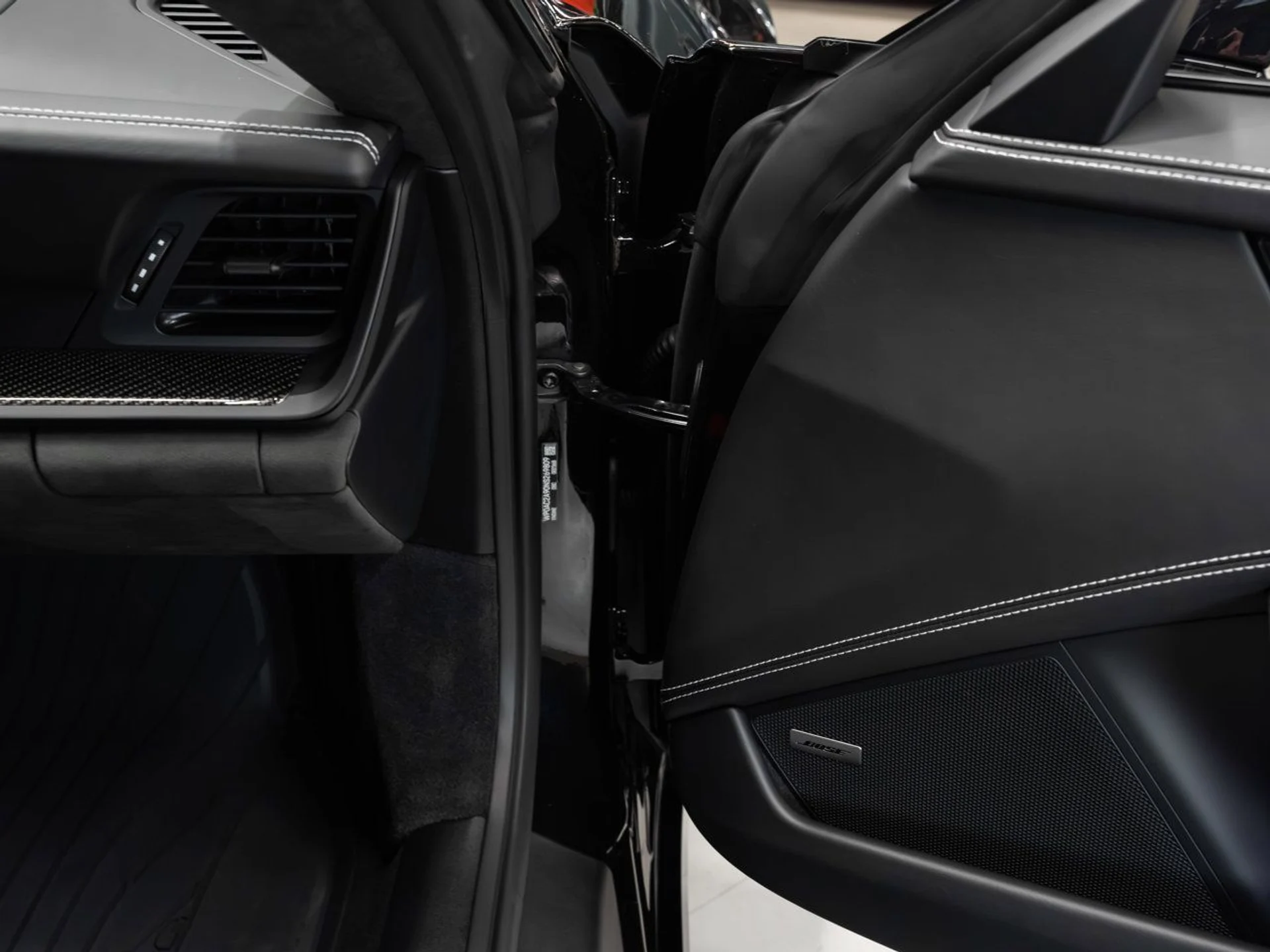 mph093_488373793_porsche_911_2022_5fbdc29293