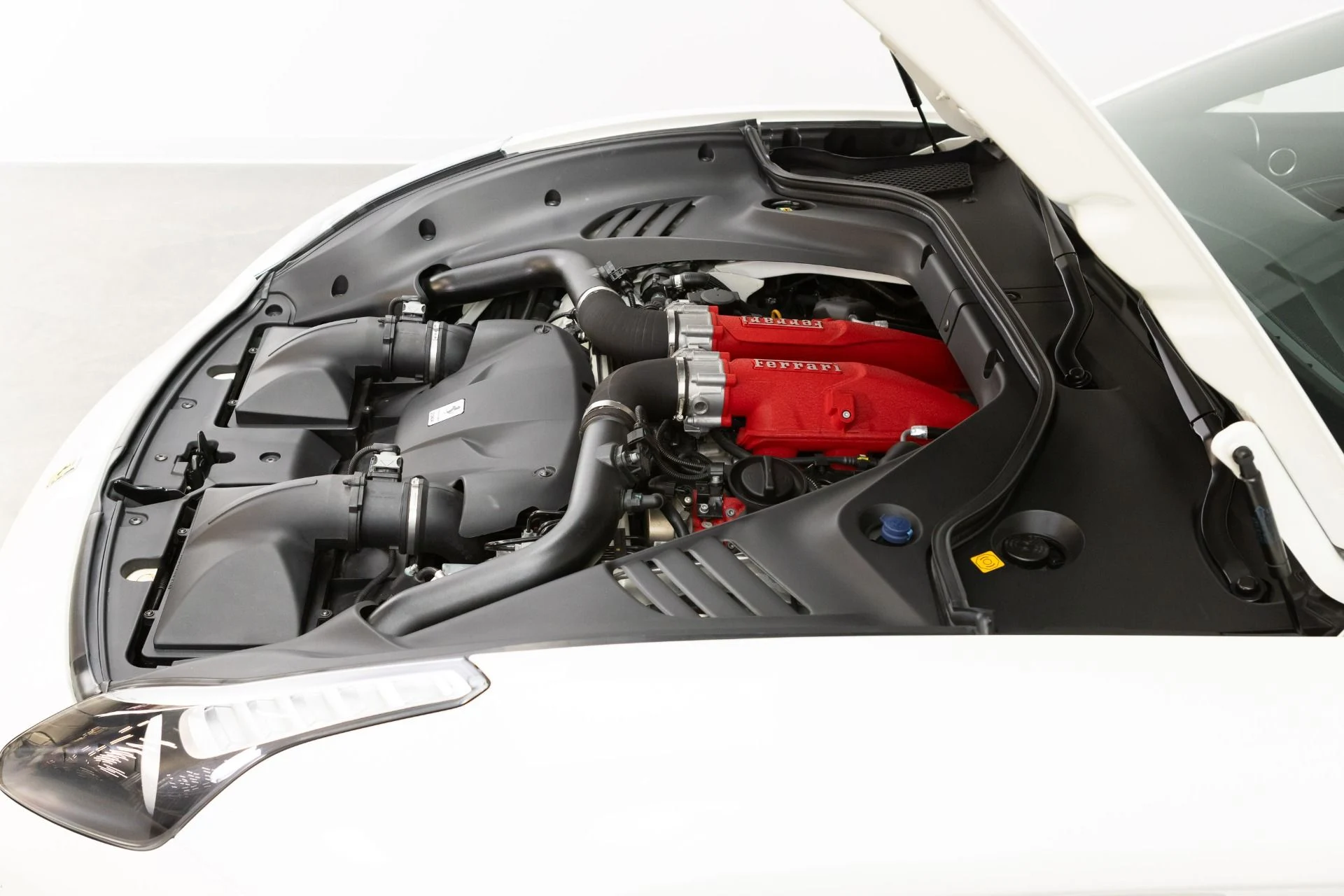 mph093_805845311_Used_2016_Ferrari_California_T_1772654229_2e64dd9e4c