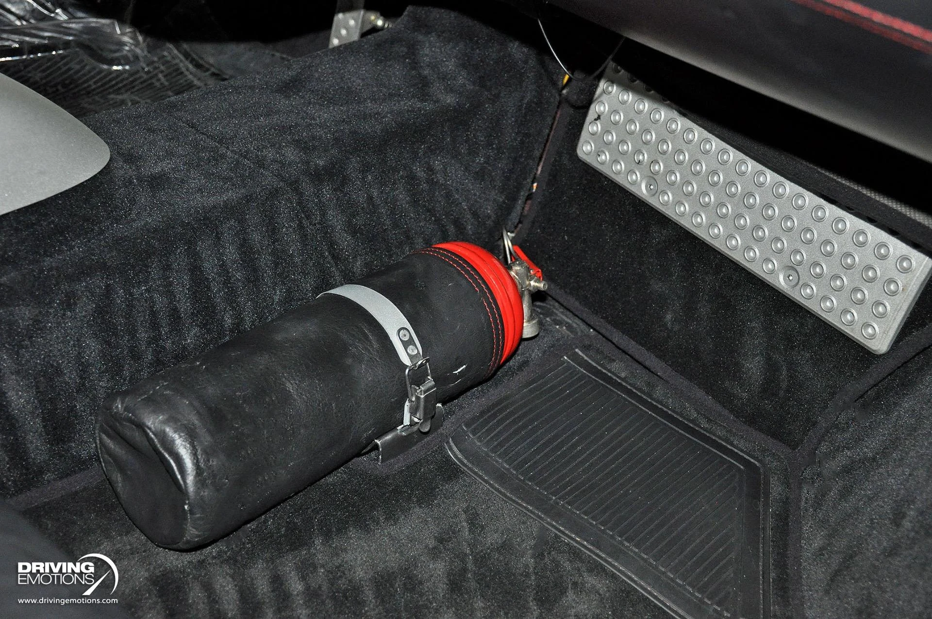 mph093_851939986_824_p94_l_094875585a