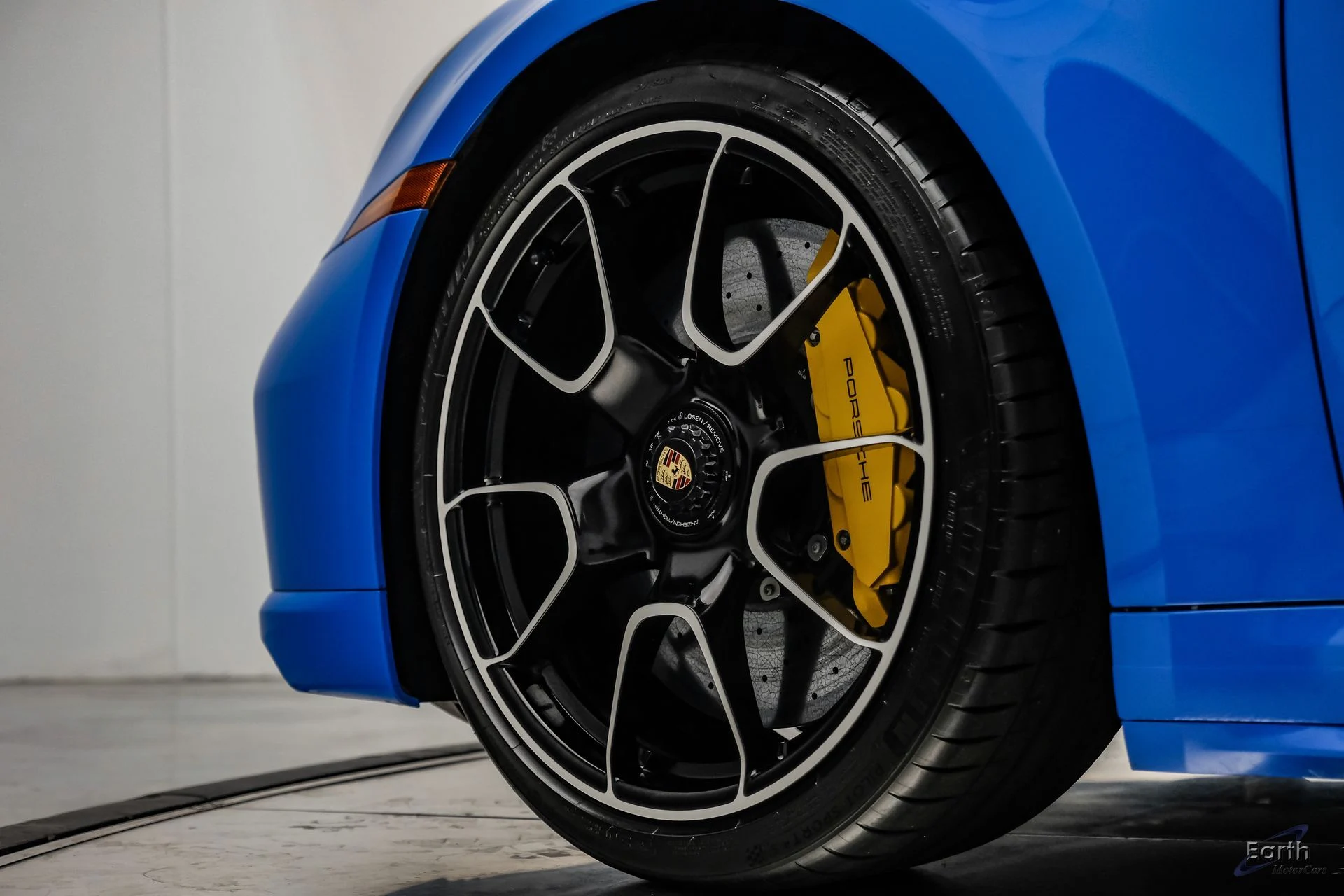 mph094_1018698817_6a16b7b3fbb0ebab2d074e5bd19ba64ax_4d535b0d57