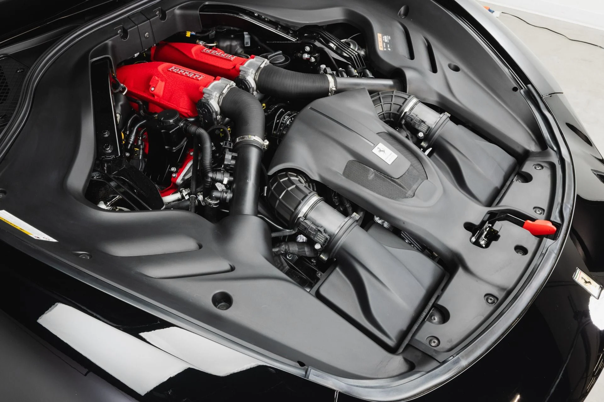 mph094_1271668888_Used_2024_Ferrari_Roma_Spider_1772567163_0170283b03