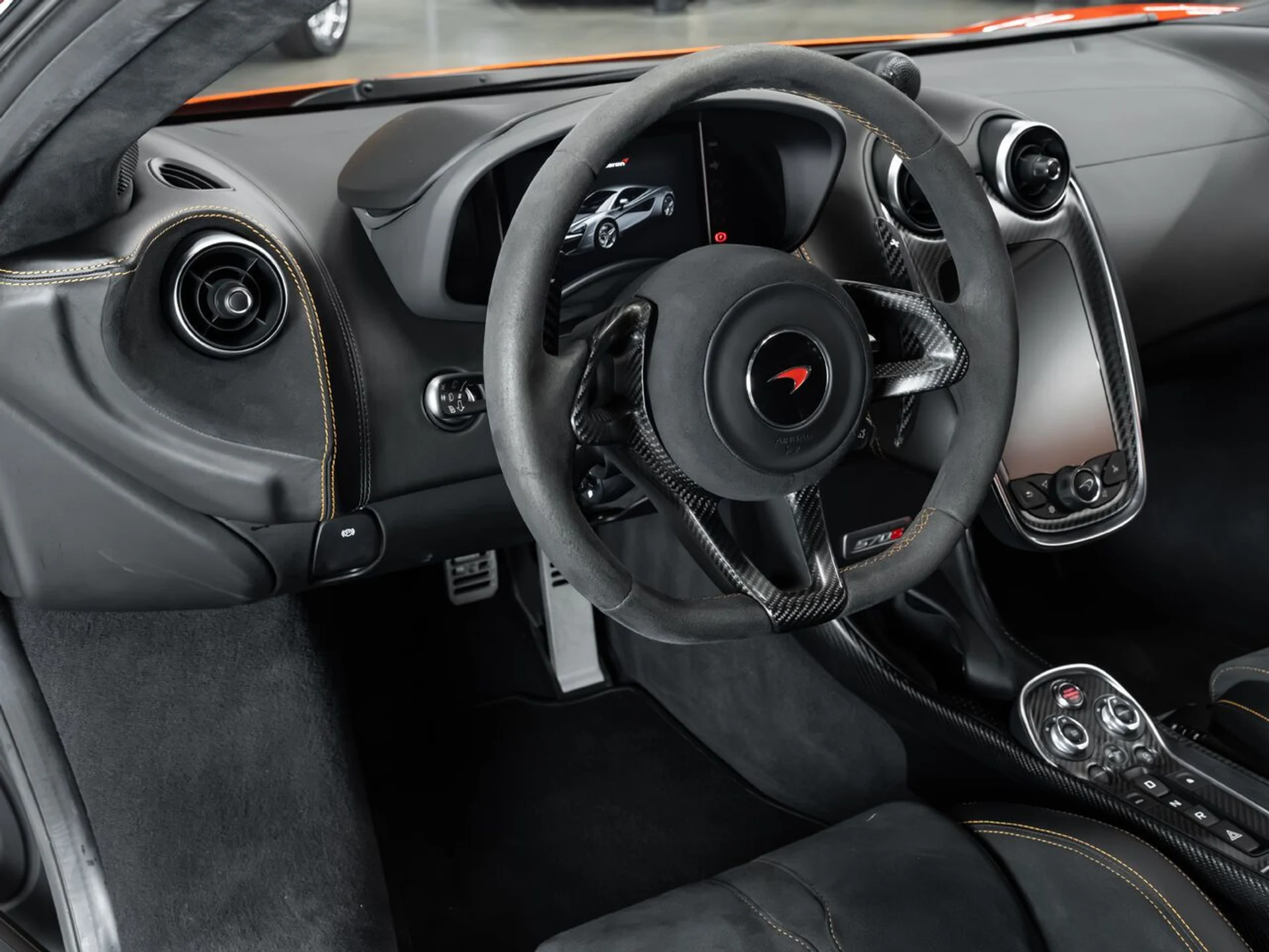 mph094_1445754176_mclaren_570s_2017_036e2ed339
