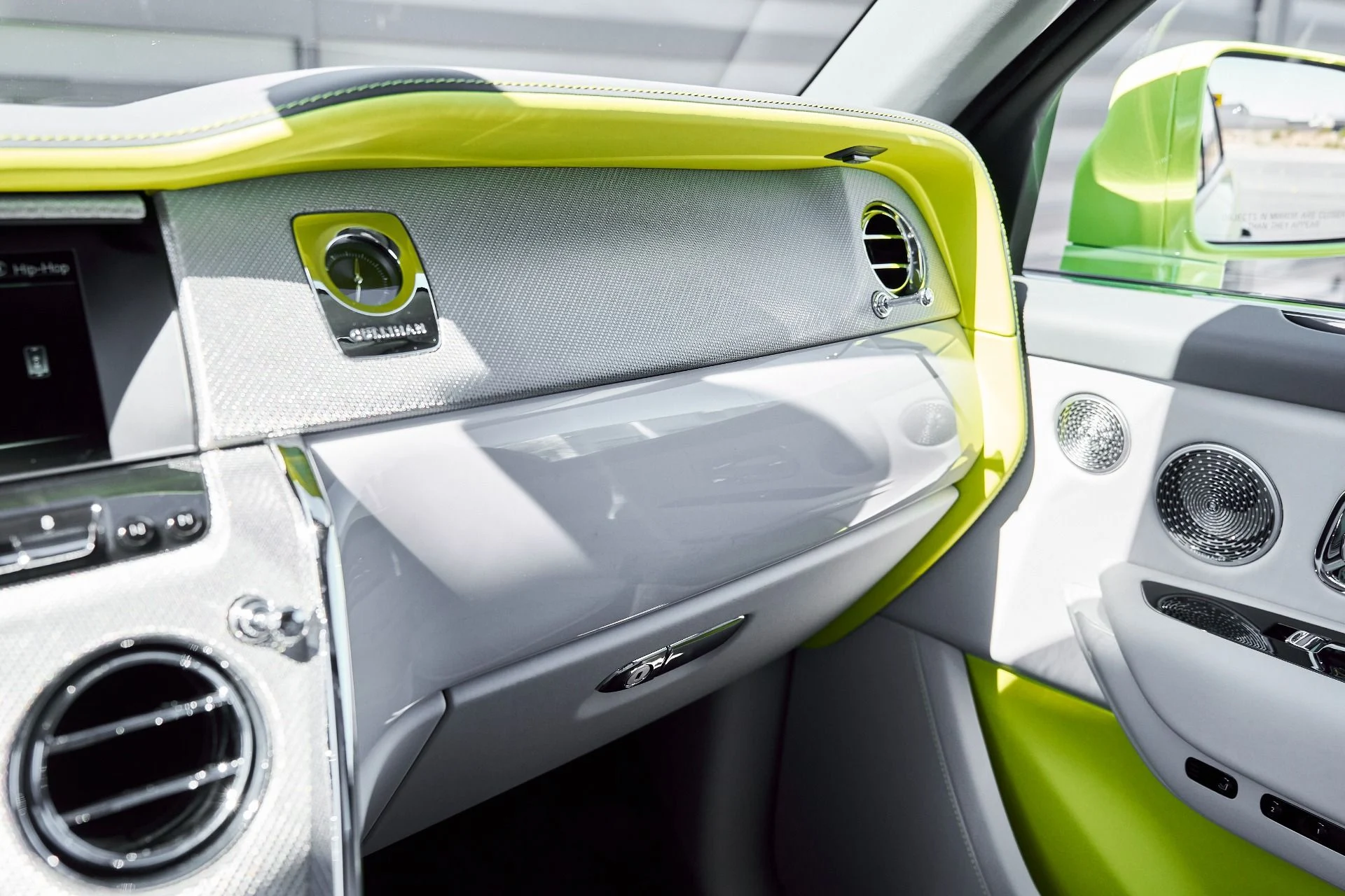 mph094_1488293368_Used_2024_Rolls_Royce_Cullinan_Base_1773162722_eb3e452e86