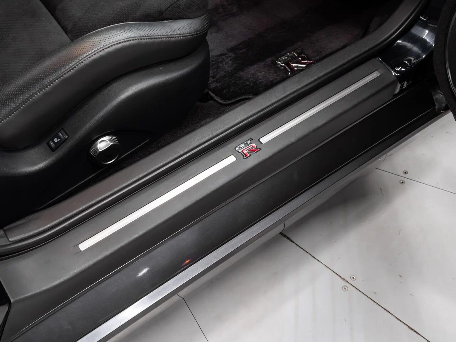 mph094_1995566616_nissan_gt_r_2009_1babb48560