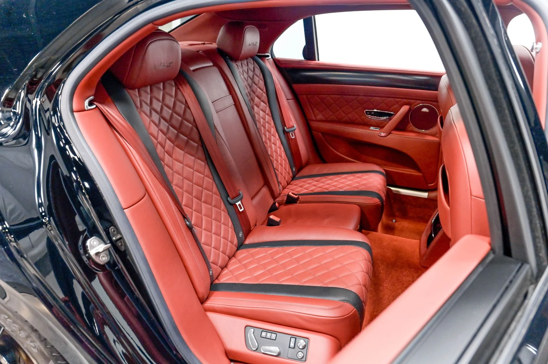 mph094_2090022462_Used_2017_Bentley_Flying_Spur_W12_S_1782583031_e32c6c09c2