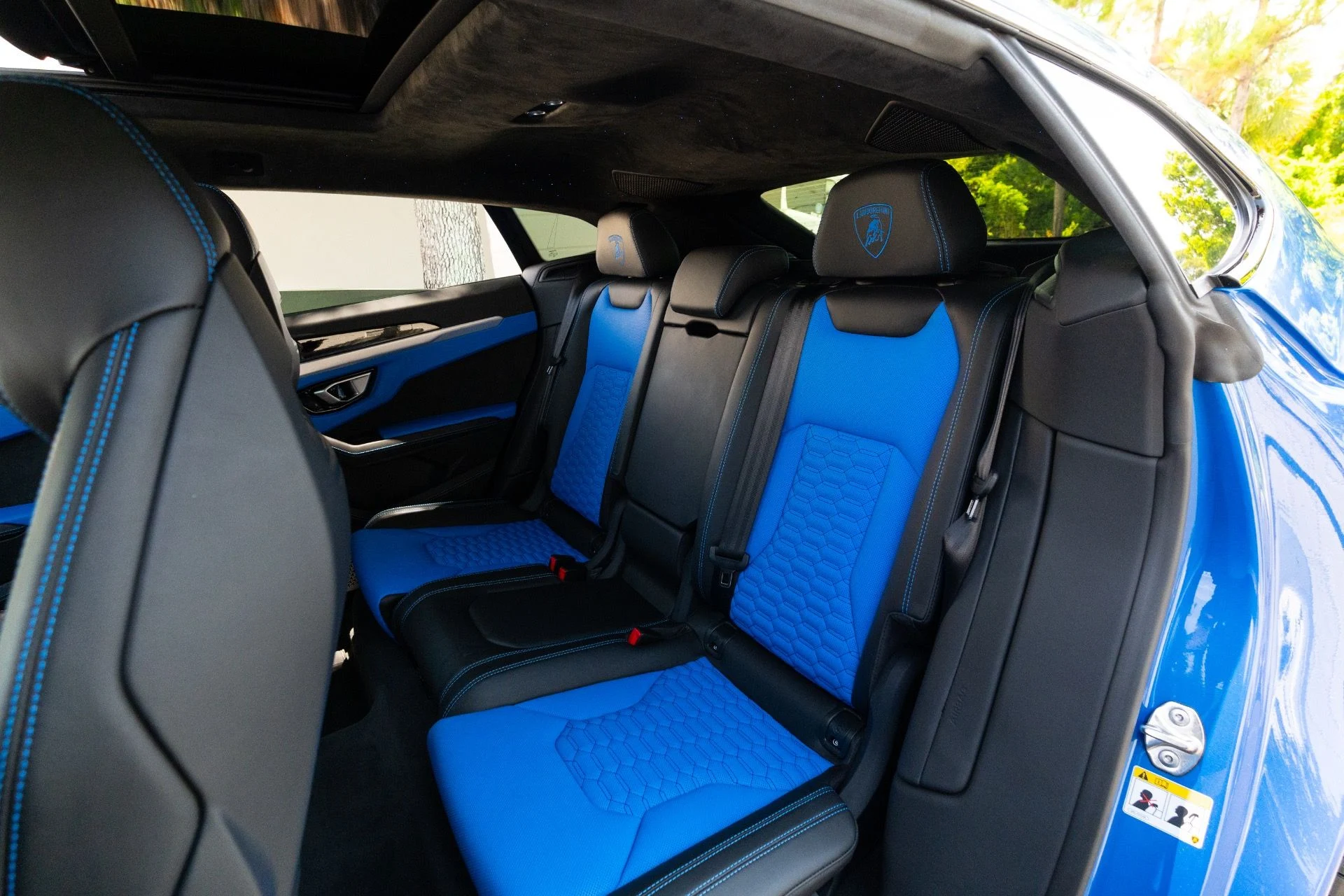 mph094_2131556697_Used_2019_Lamborghini_Urus_1781241950_caaf65d489