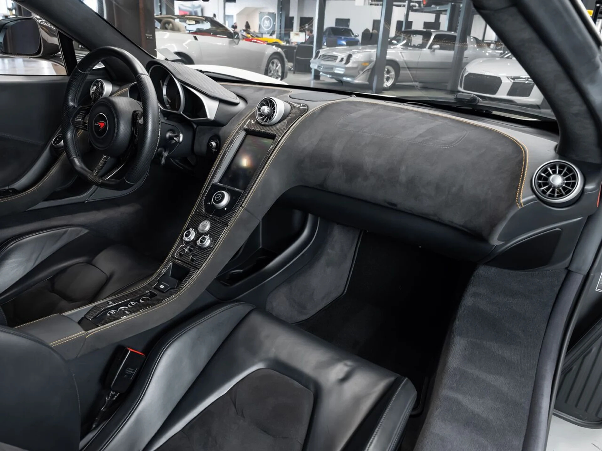mph094_2345744277_mclaren_mp4_12c_2012_a2b916aa8b