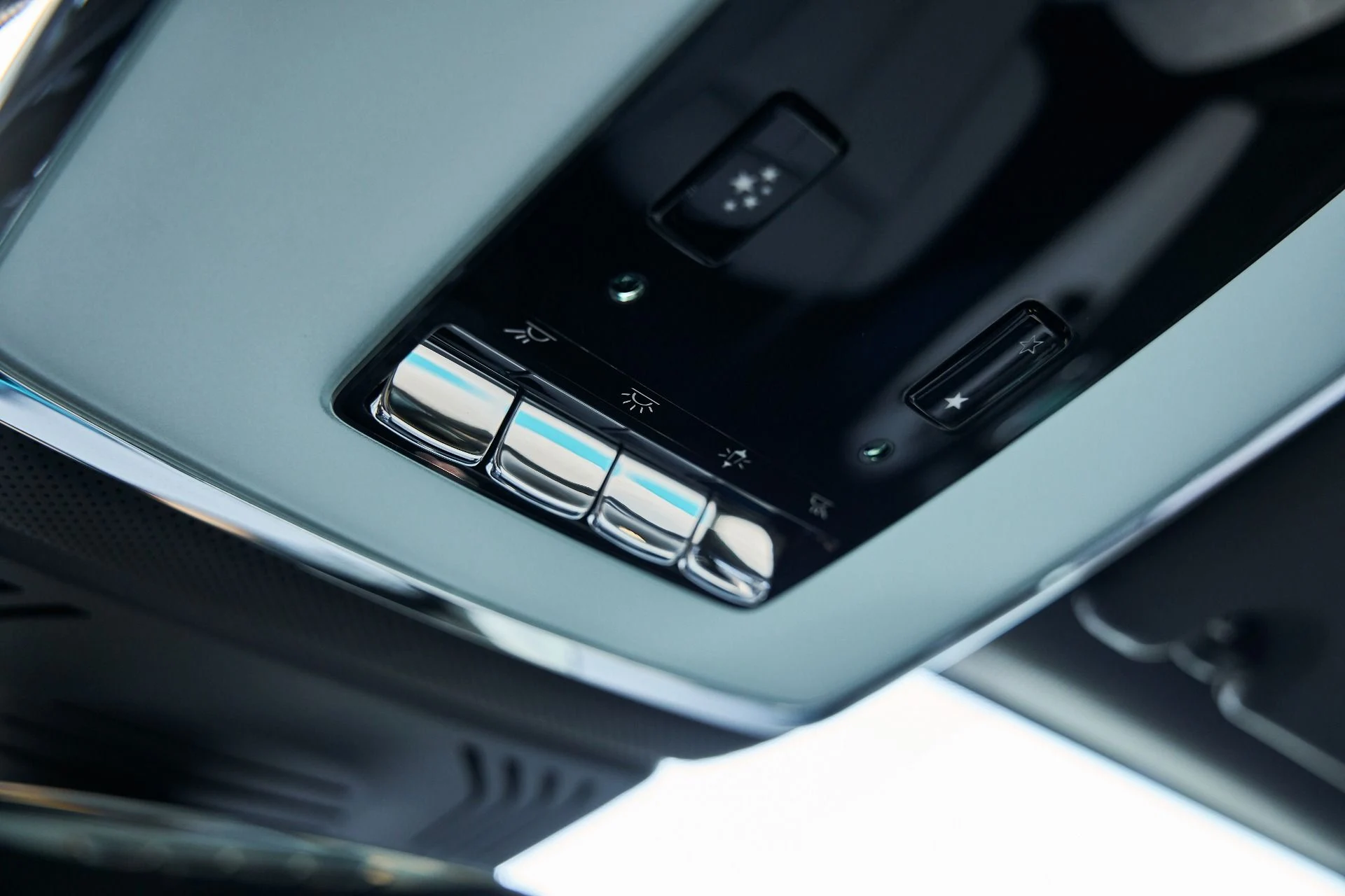 mph094_2360989505_Used_2025_Rolls_Royce_Ghost_Base_1770087559_62c032a9d3