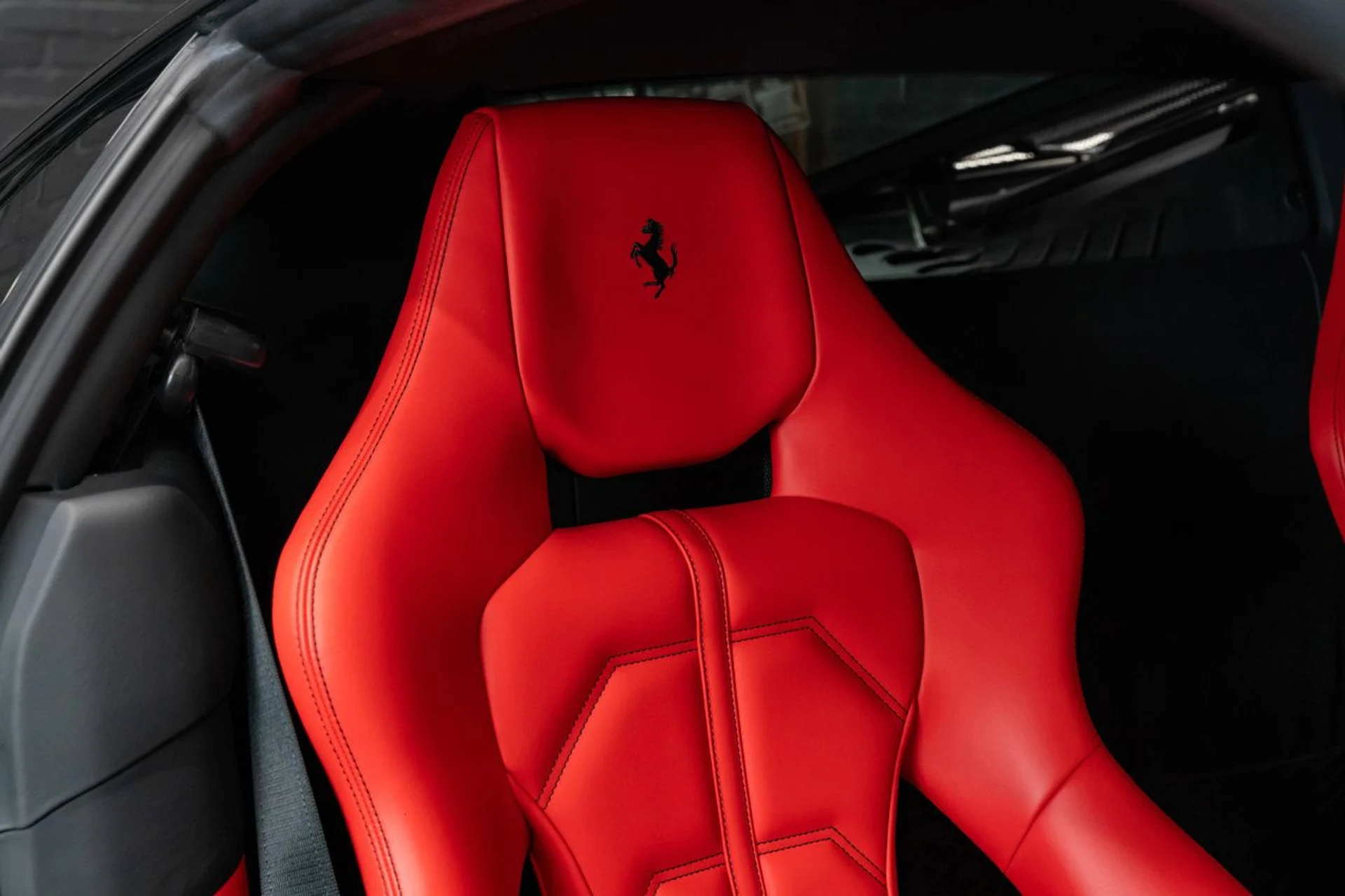 mph094_2454513012_ferrari_488_gtb_2018_6b6b66efbf