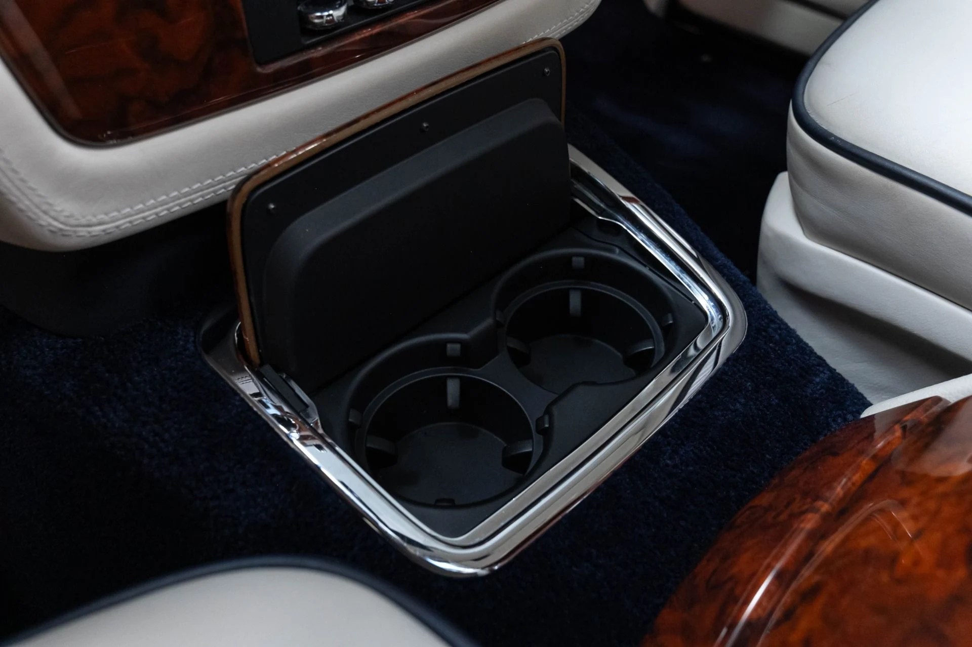 mph094_2828481808_Used_2013_Rolls_Royce_Phantom_1784226914_1322478eea