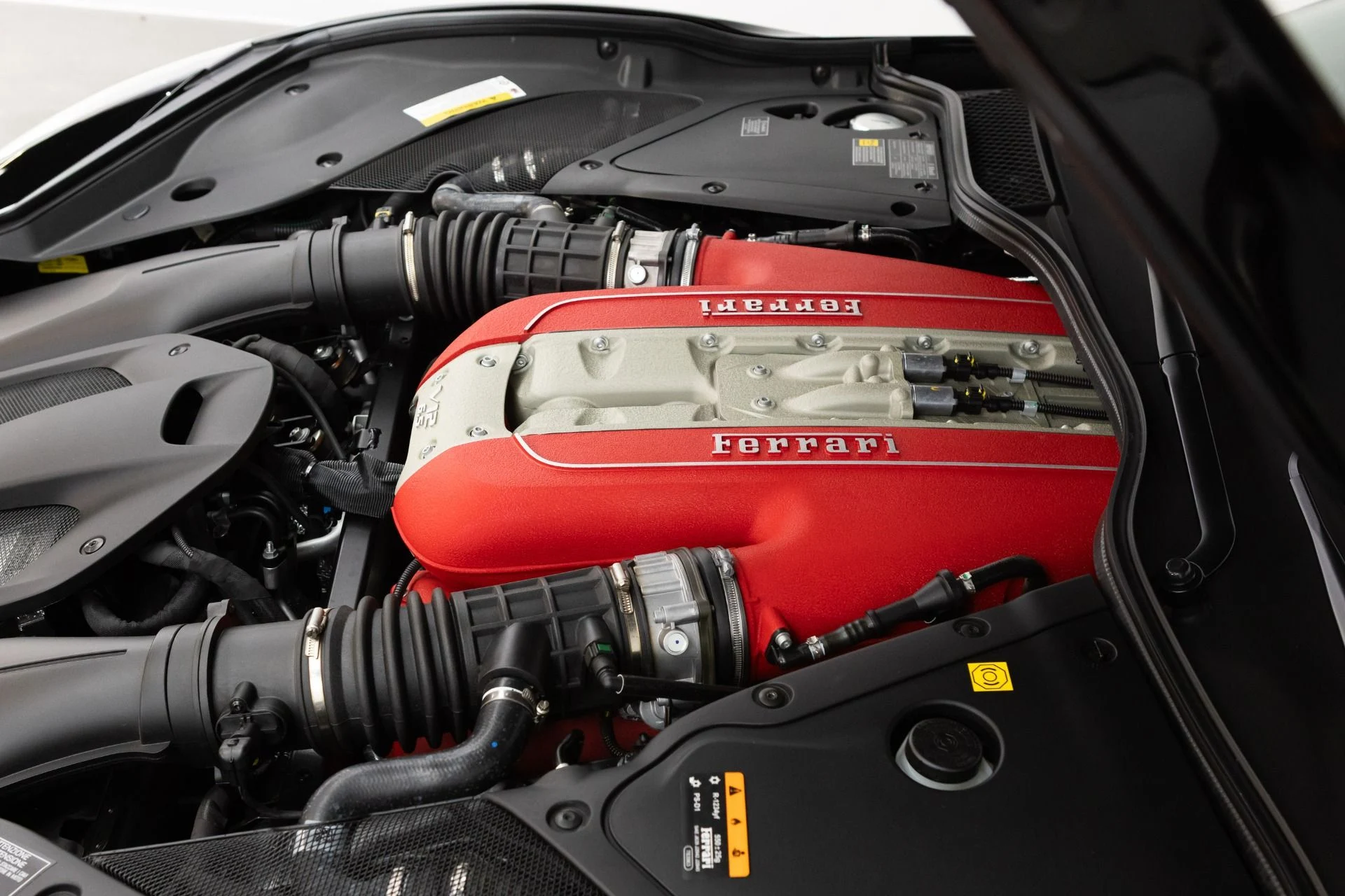 mph094_2957509131_Used_2021_Ferrari_812_GTS_1778696353_83a006d2a9