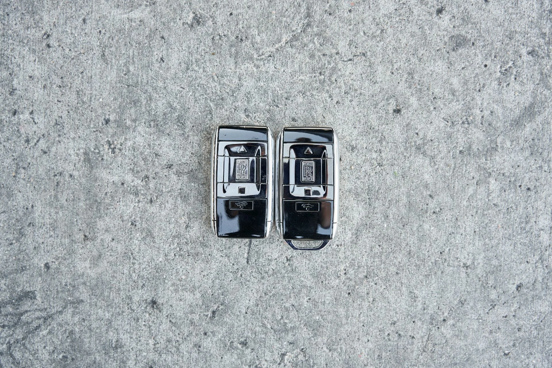 mph094_2970846638_Used_2025_Rolls_Royce_Ghost_Base_1770172799_0e3f2632a5