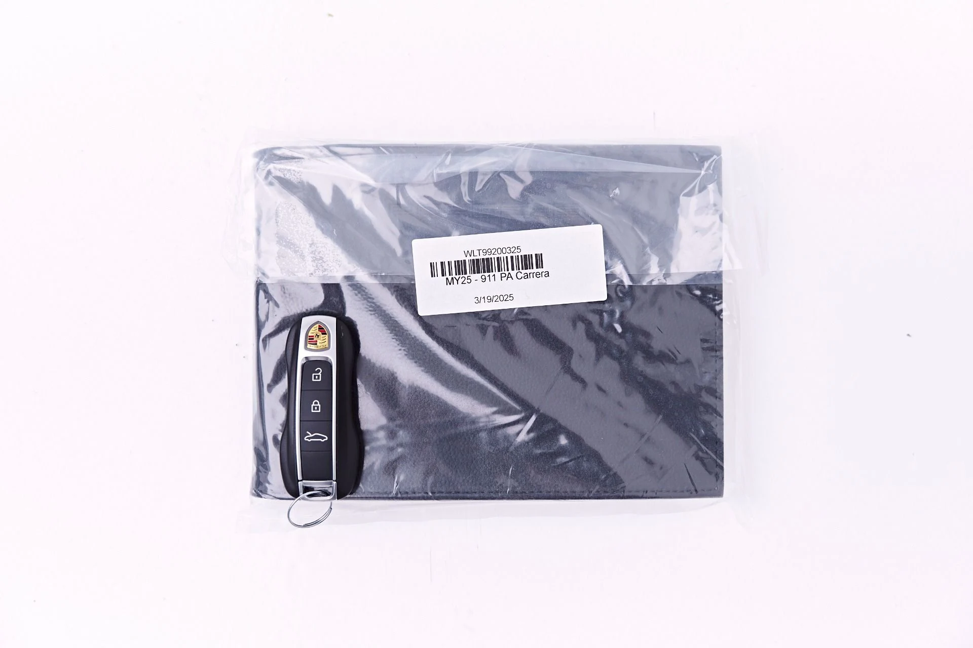 mph094_3114890207_Used_2025_Porsche_911_Carrera_1777504878_56204dd4d7