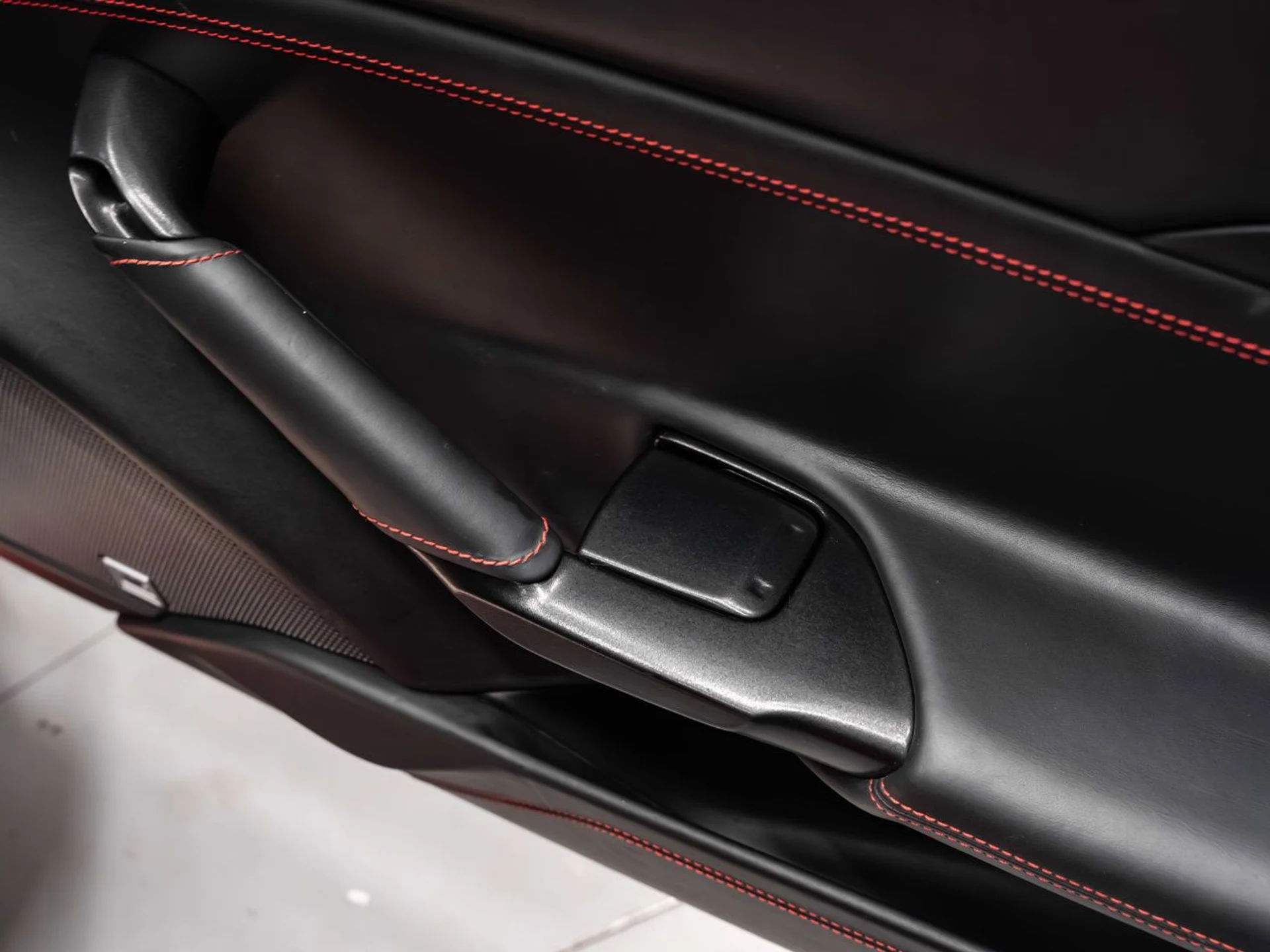 mph094_3501135610_ferrari_488_gtb_2017_53a4650f1f