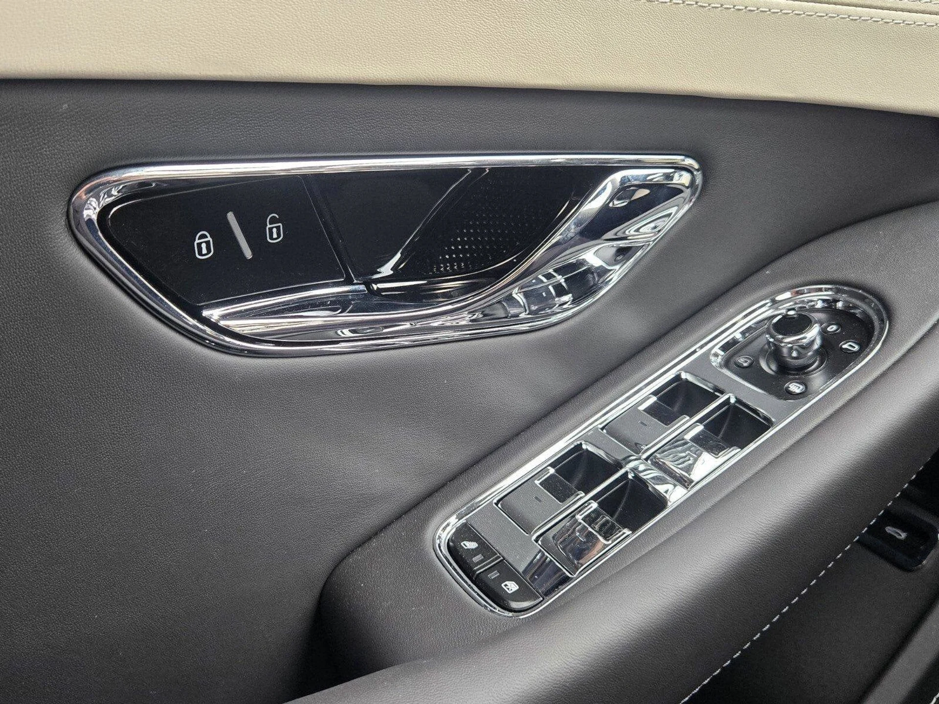 mph094_3658106759_6d443005ac7985233547d9f12e445b90x_00d438d404