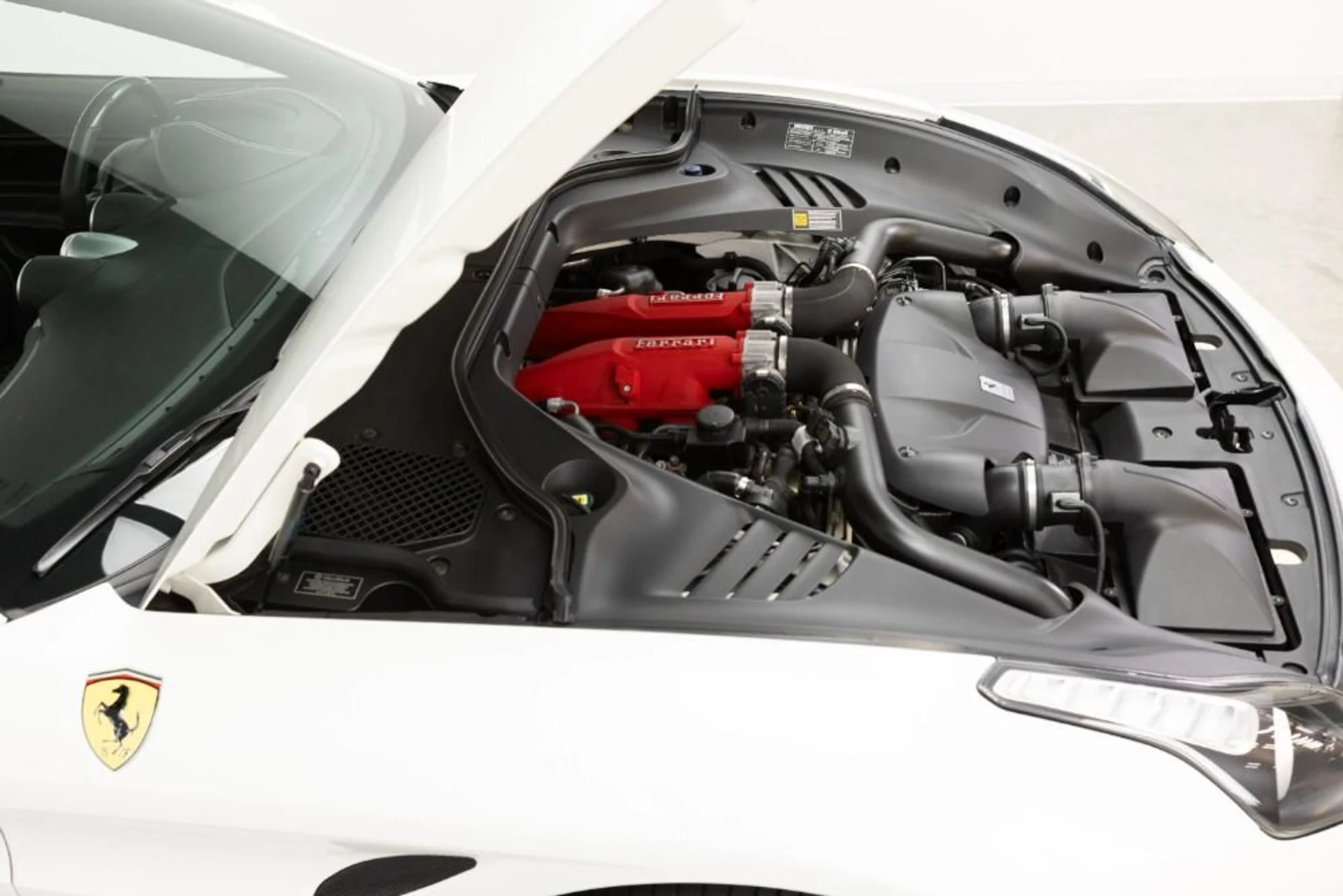 mph094_3907658534_Used_2016_Ferrari_California_T_ebe19a9b3b