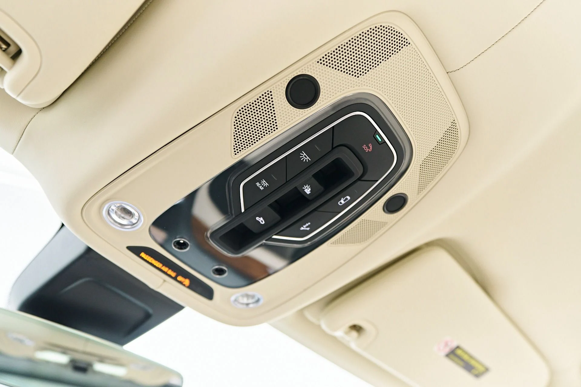 mph094_3929635854_Used_2023_Bentley_Bentayga_EWB_1754782549_2a82c889d3