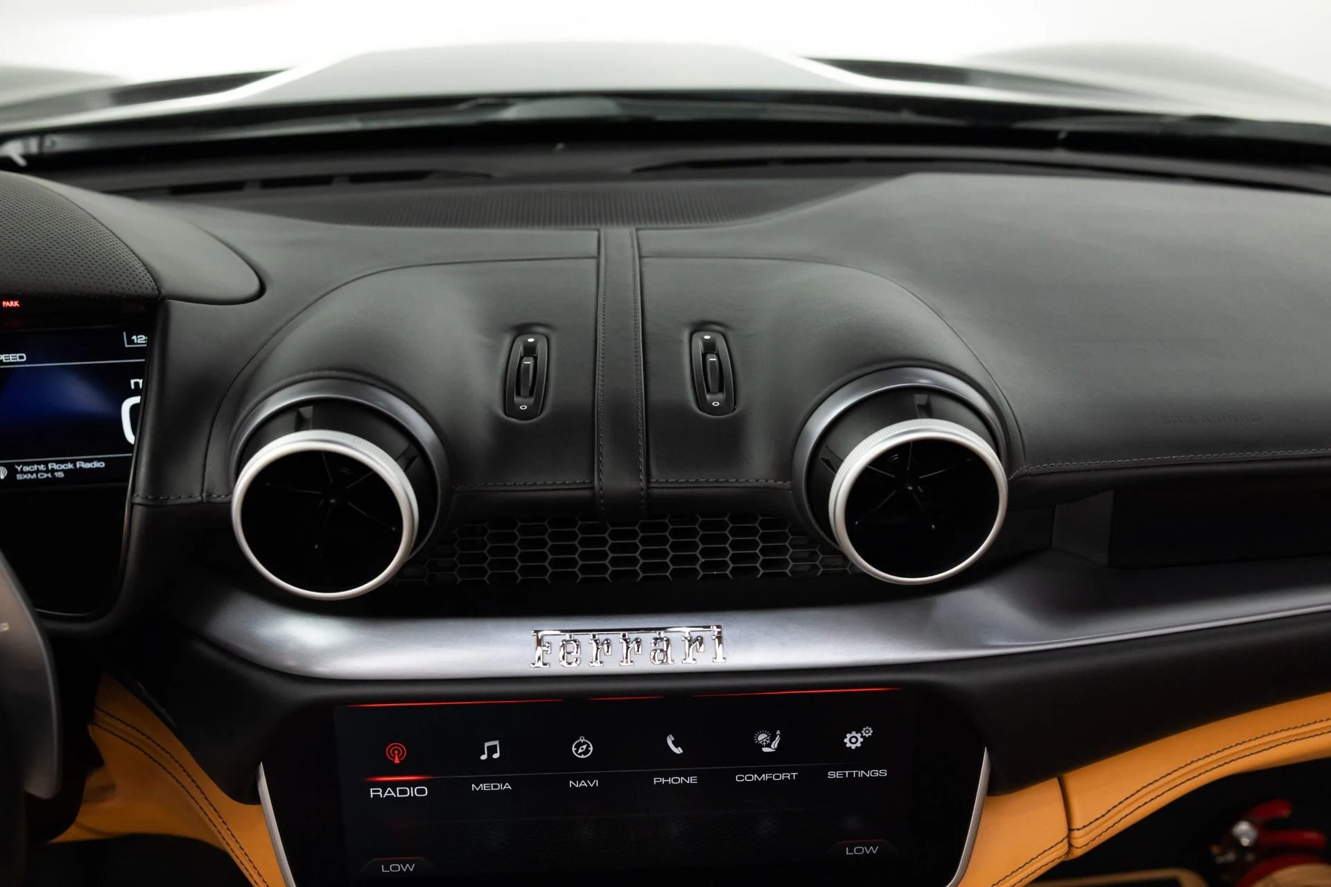 mph094_3932592957_Used_2019_Ferrari_Portofino_1784318320_0d71c4e770