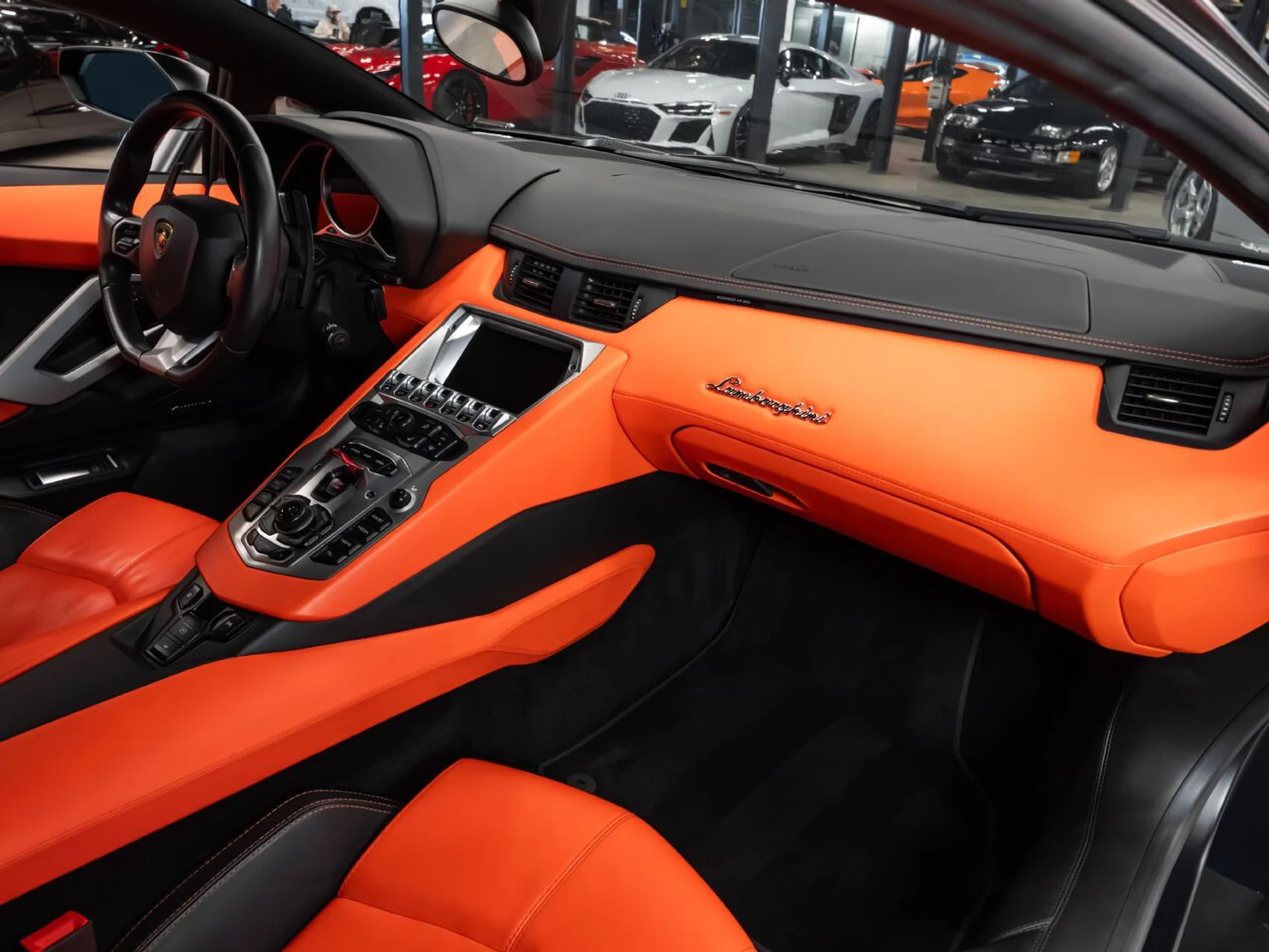 mph094_478117271_lamborghini_aventador_2015_08d5ea1dc9