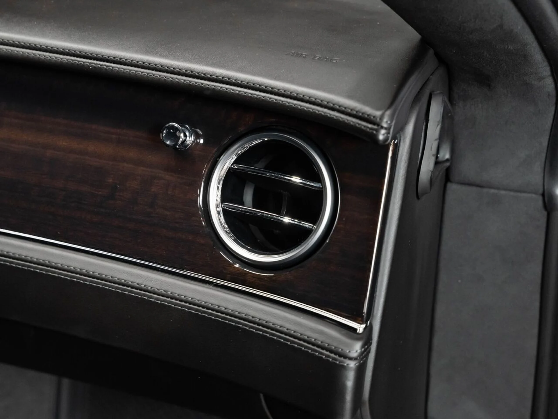 mph094_479465012_bentley_continental_2022_b56e105cdf