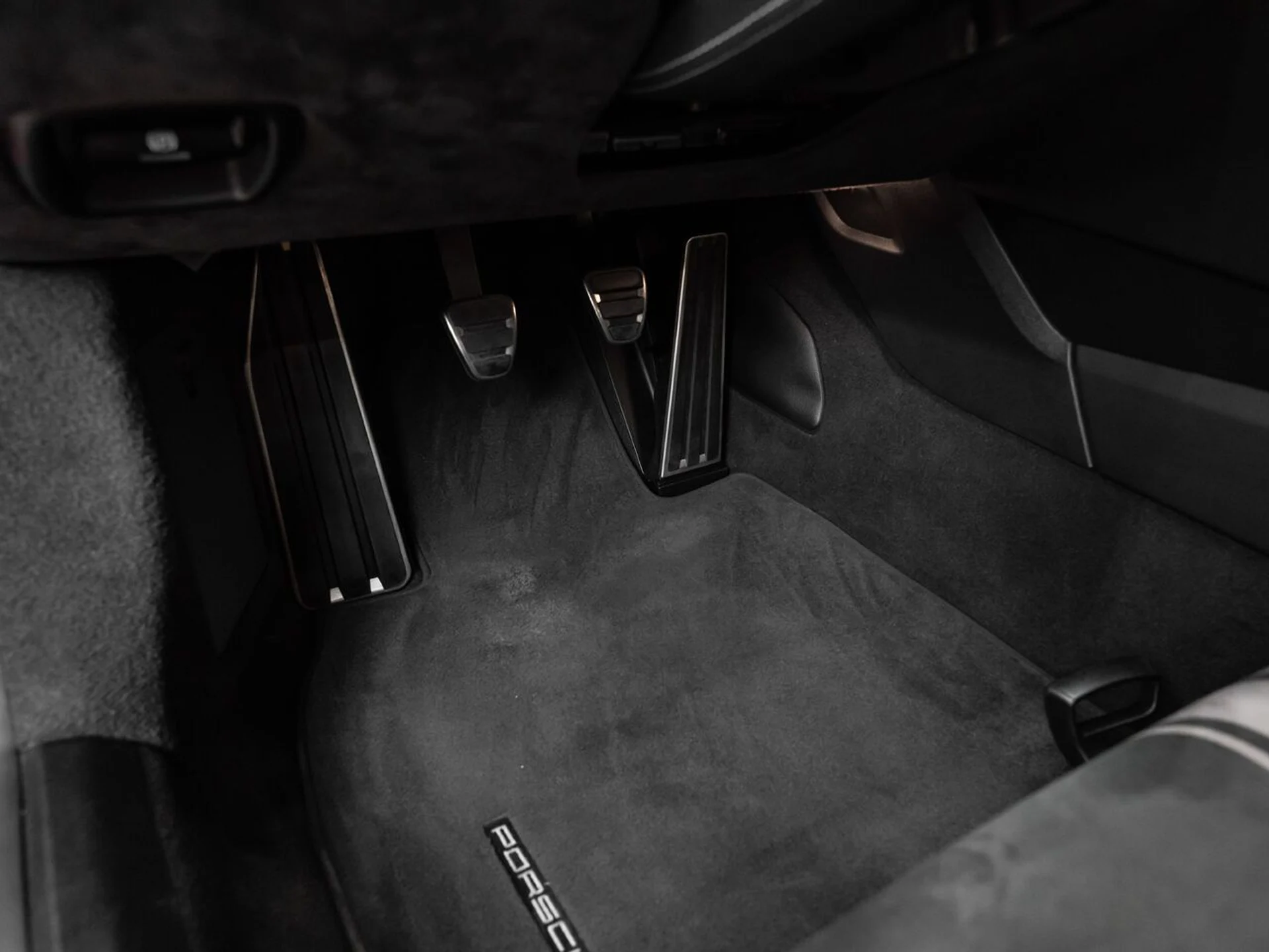 mph094_66189381_porsche_911_2018_7ed78b1693