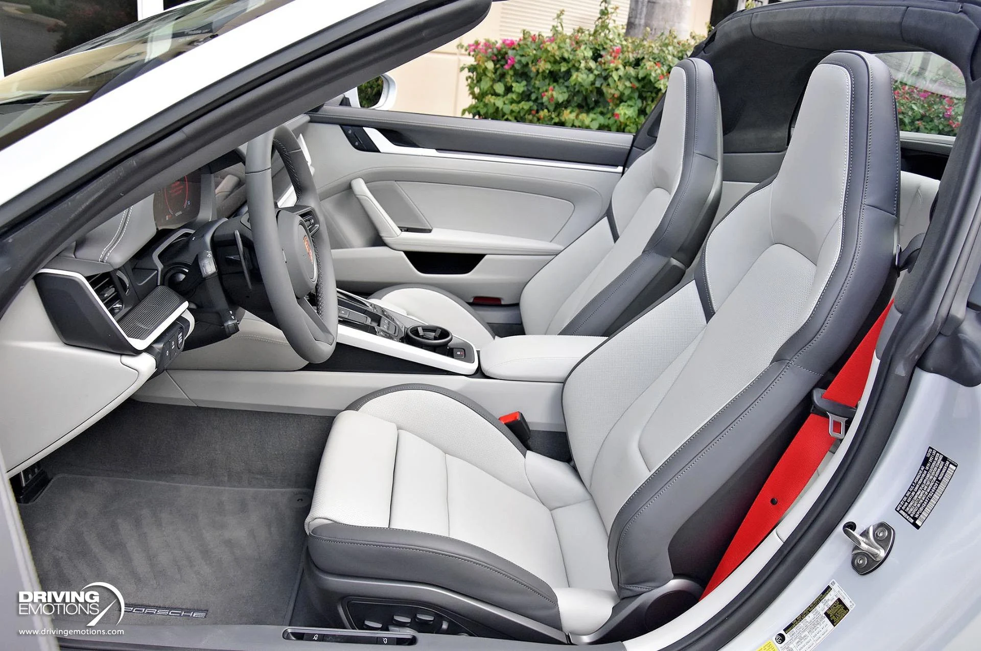 mph094_700907785_898_p95_l_cecdaec3da