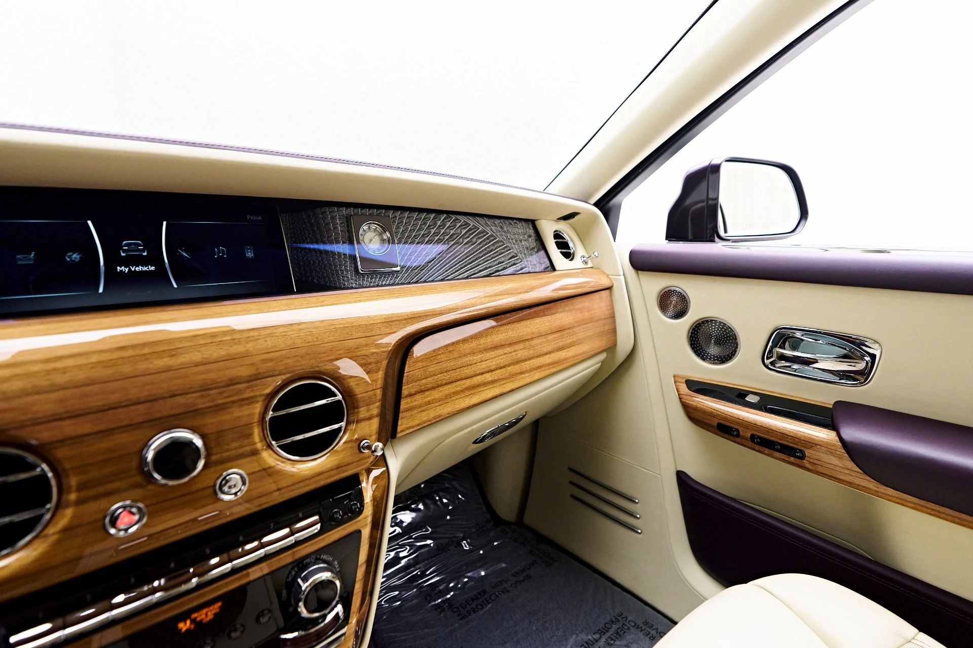 mph094_804447408_Used_2019_Rolls_Royce_Phantom_Base_1747772635_2e8591260a