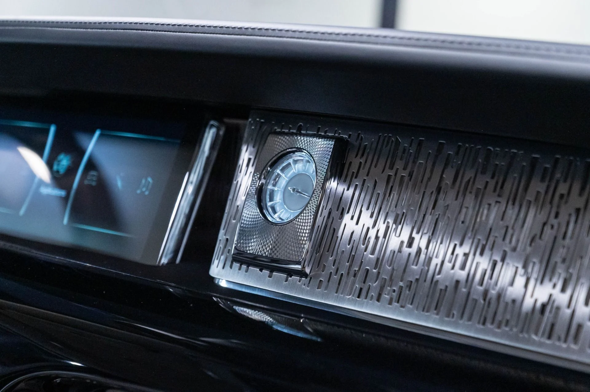 mph095_1694014823_Used_2019_Rolls_Royce_Phantom_1784063989_9e962b8557
