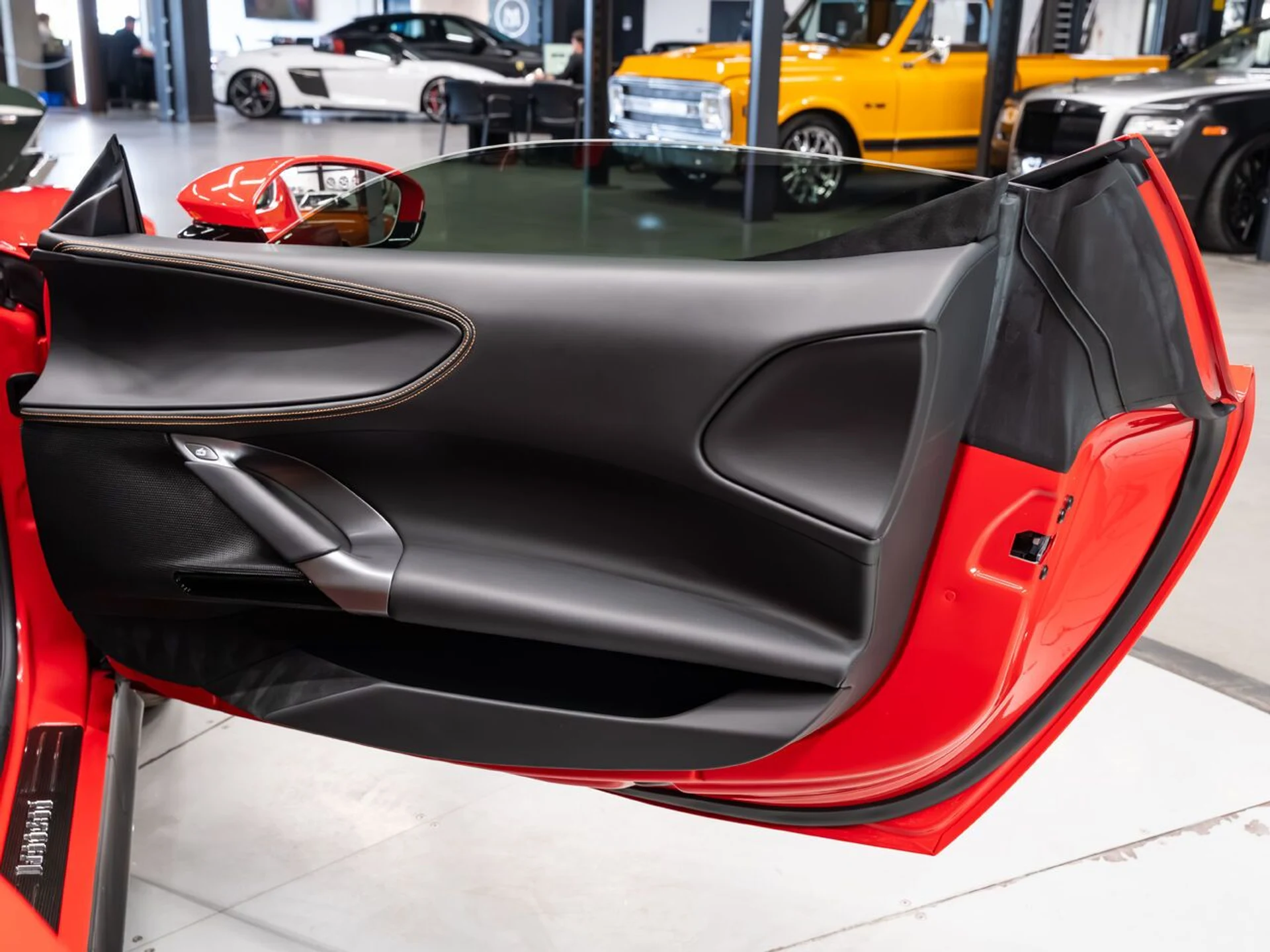 mph095_1792109671_ferrari_sf90_stradale_2023_2ed0f87917
