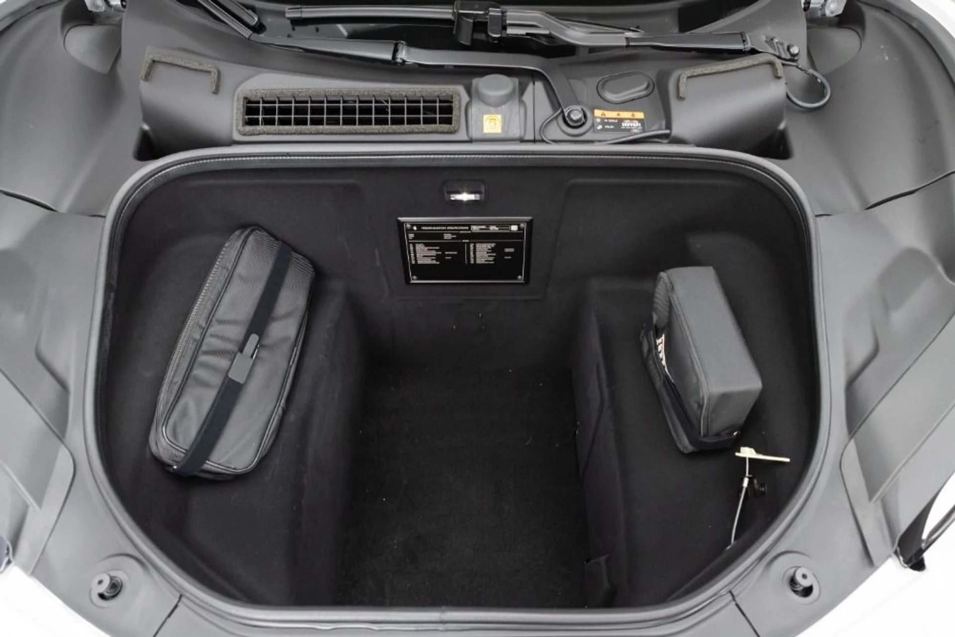 mph095_1898809922_Used_2024_Ferrari_296_GTB_484f460434