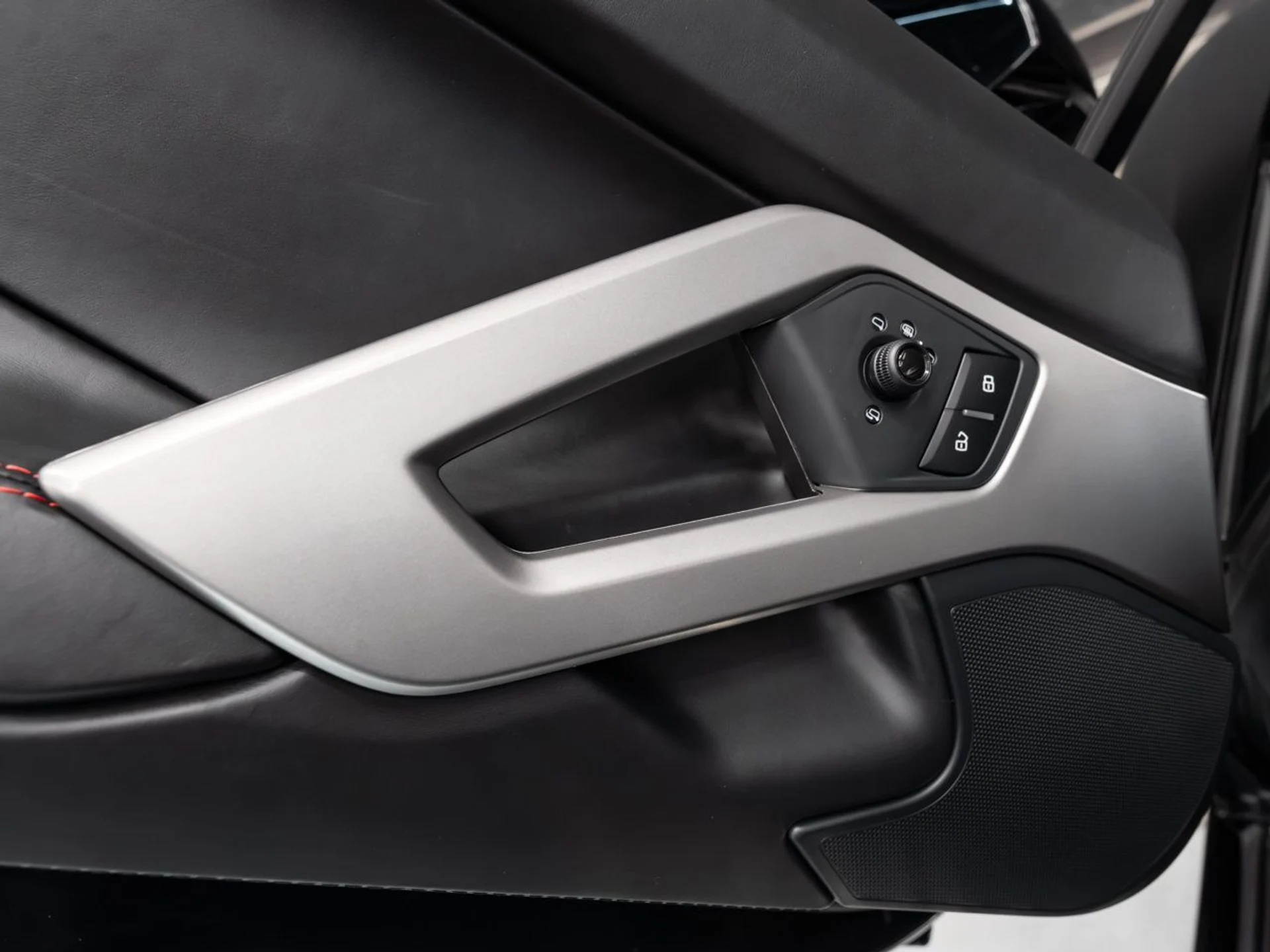 mph095_1905497946_lamborghini_aventador_2017_35819693c9