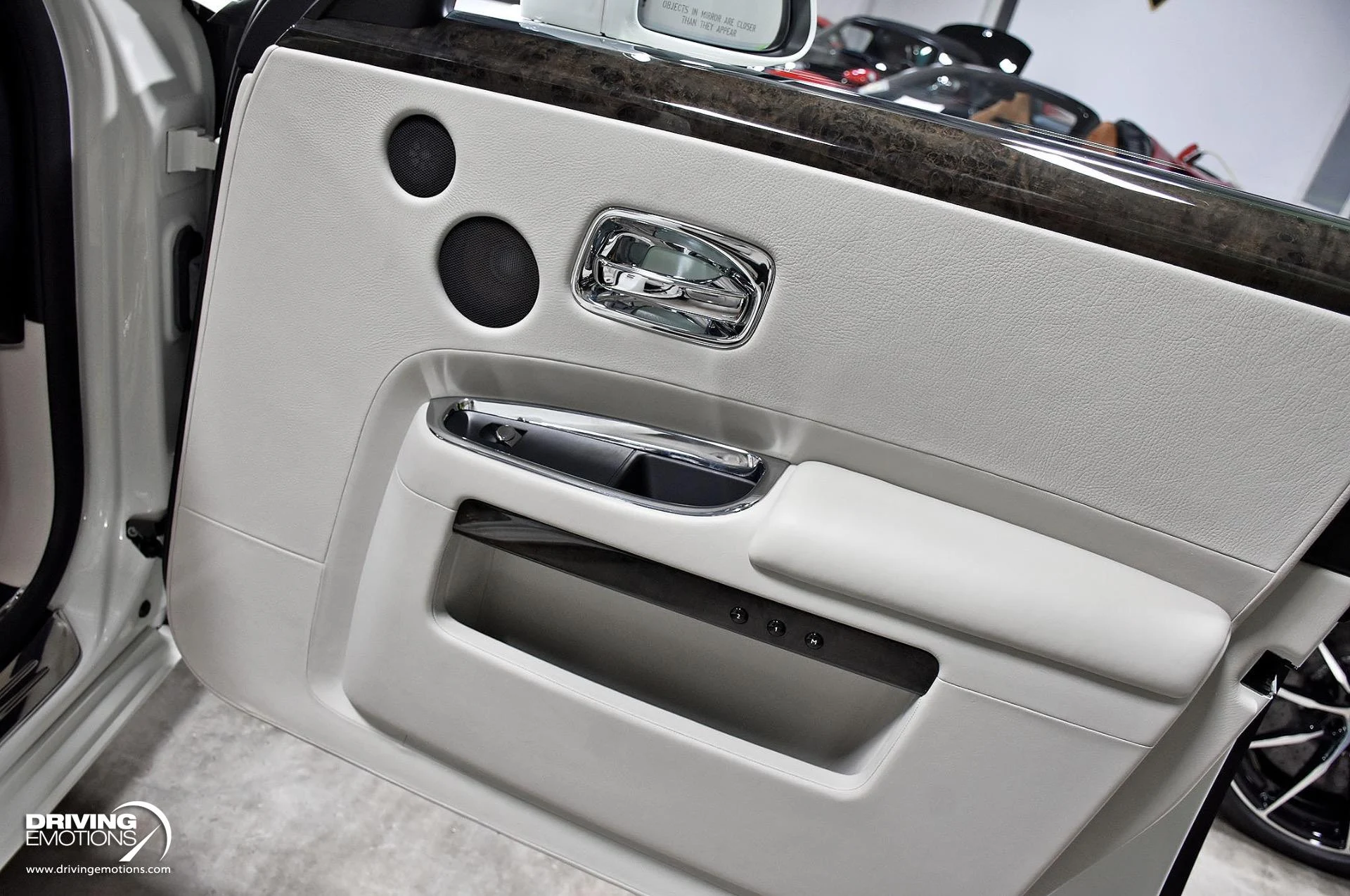 mph095_1942722169_872_p96_l_4349074795