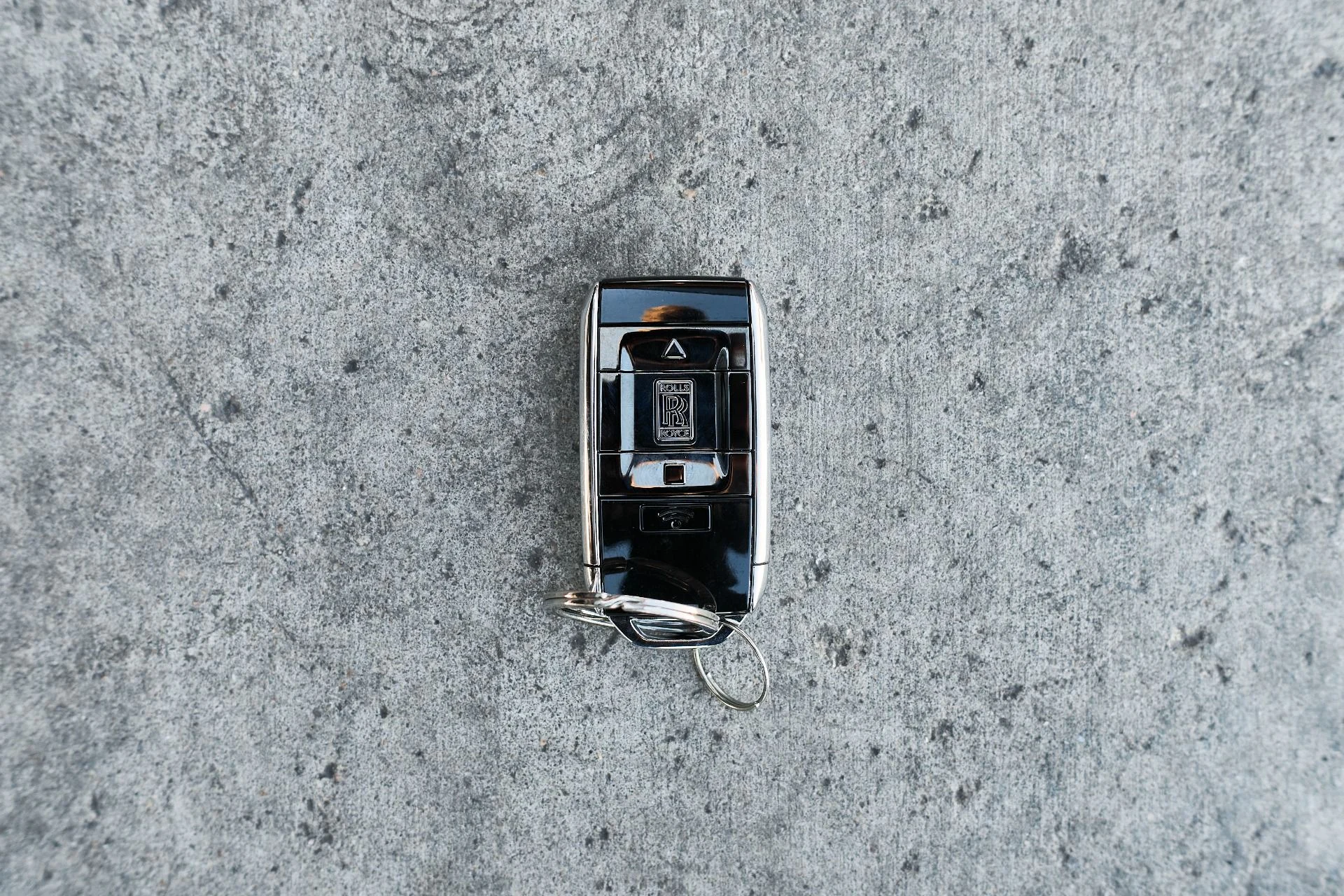 mph095_2092656471_Used_2025_Rolls_Royce_Cullinan_Base_1766020548_a89939d9be