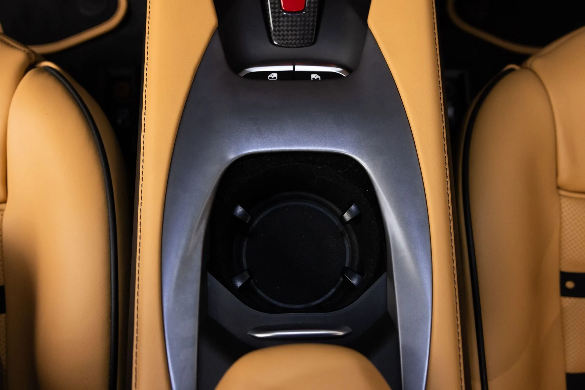 mph095_2168945528_Used_2019_Ferrari_Portofino_1784318320_376d554932