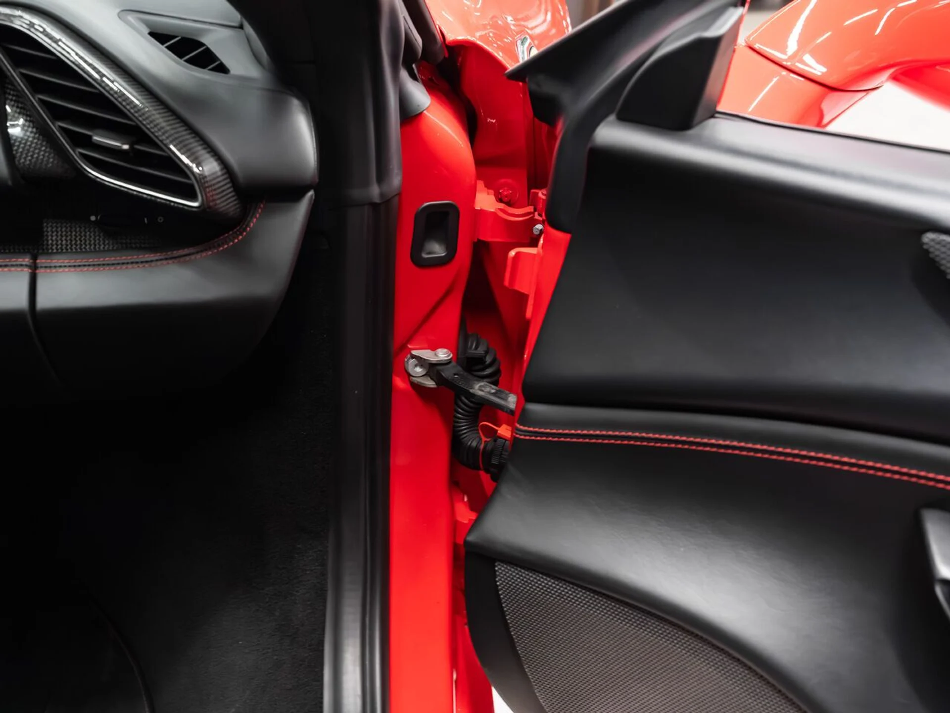 mph095_2197500604_ferrari_488_gtb_2017_27149d3f6b