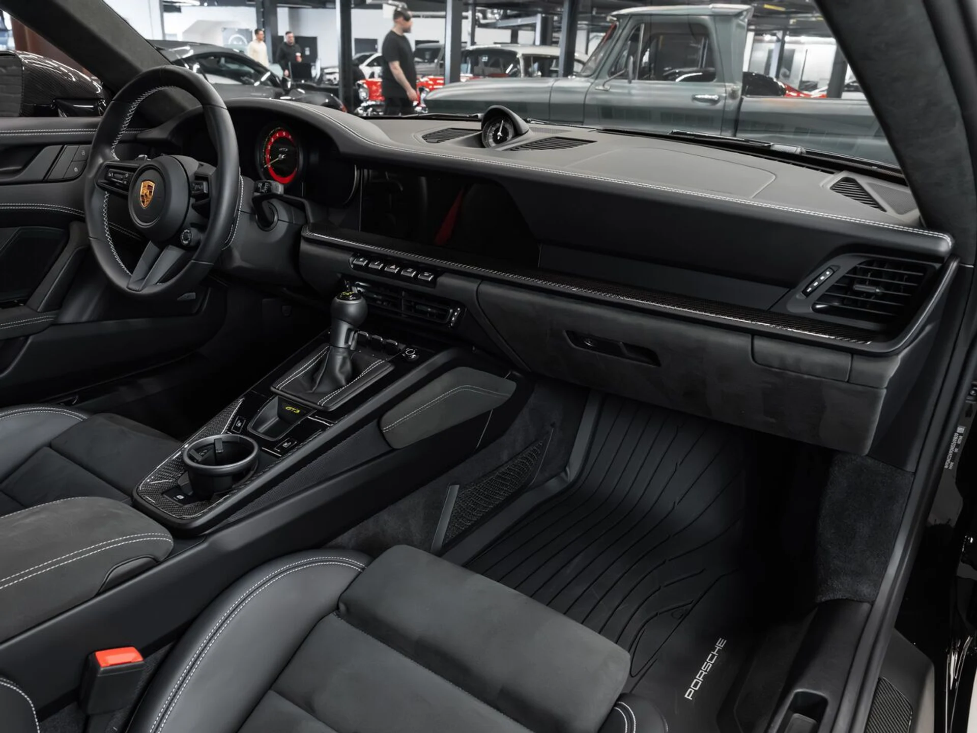 mph095_227234510_porsche_911_2022_3368b2cda1