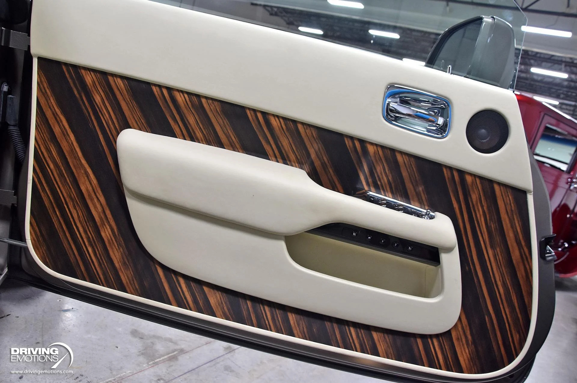 mph095_2413412105_883_p96_l_89f9faaff8