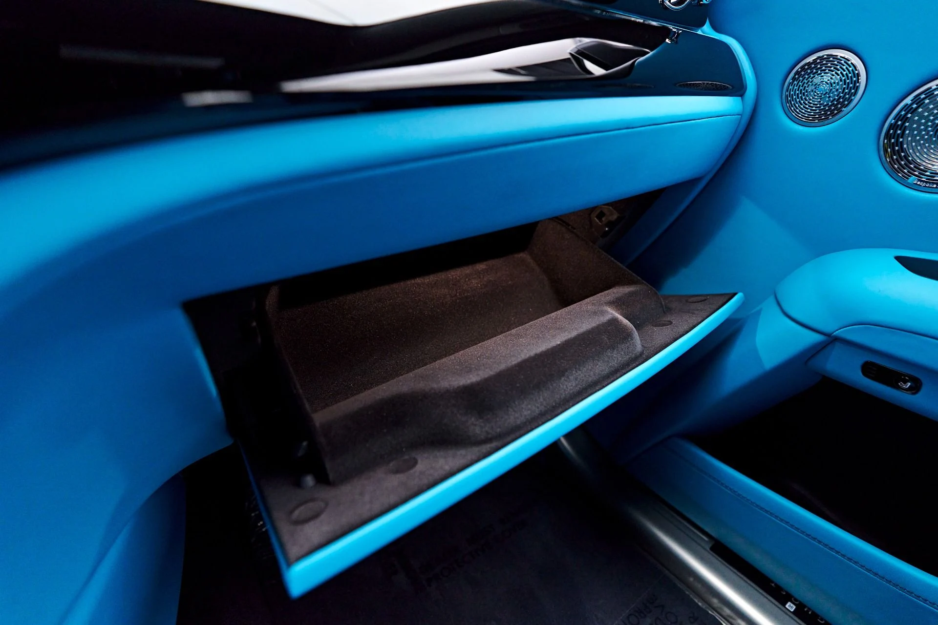 mph095_3003410967_Used_2024_Rolls_Royce_Ghost_Base_1755131984_51760a206d