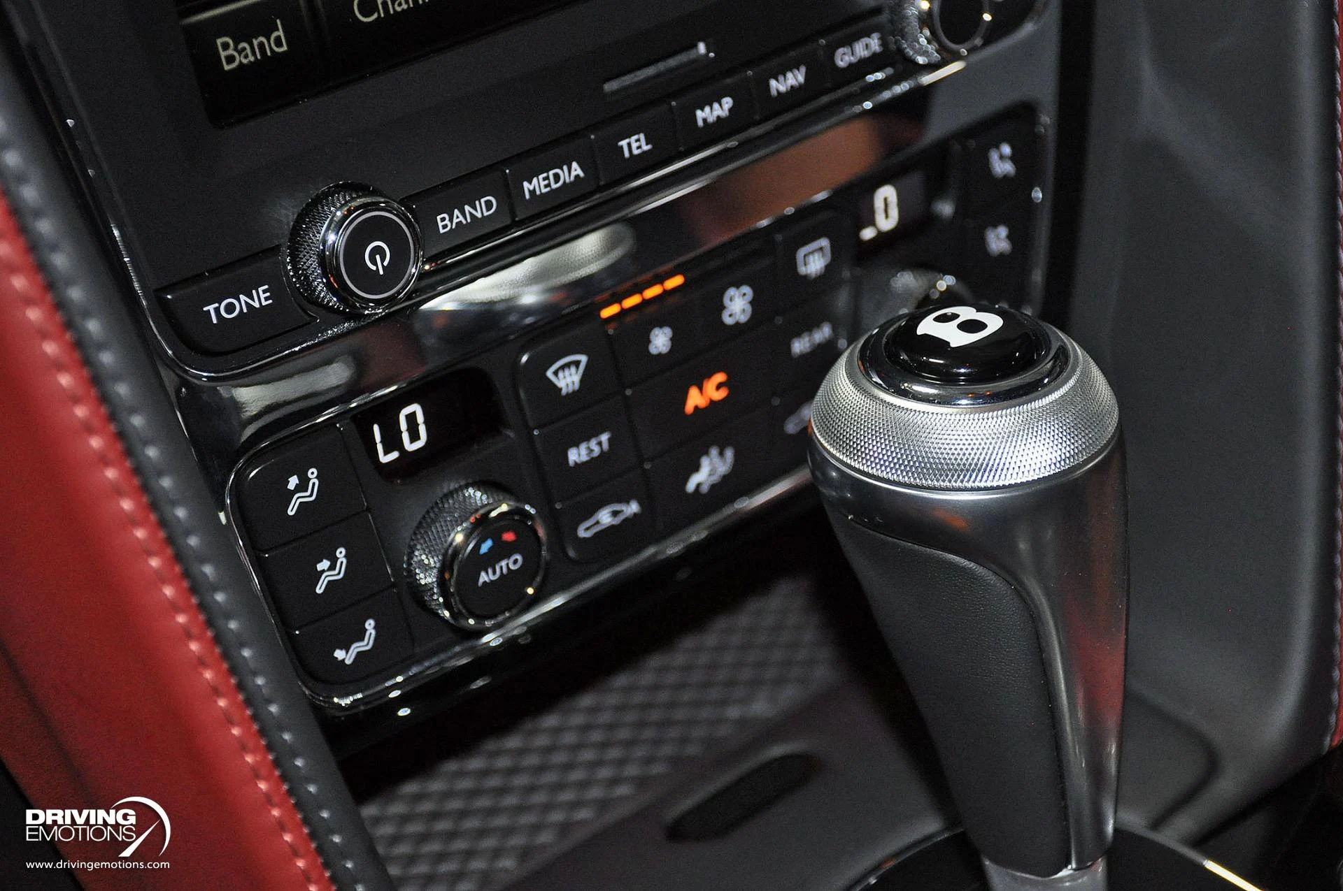 mph095_3080591092_891_p96_l_d392160d93