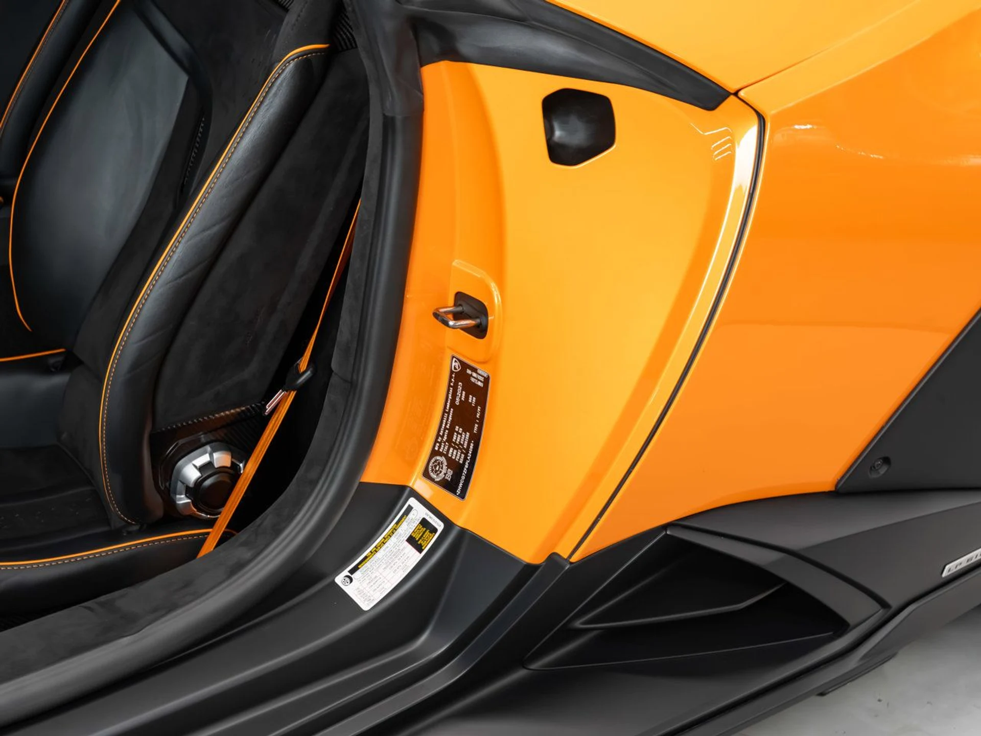 mph095_3403641808_lamborghini_huracan_2023_d1844432e8