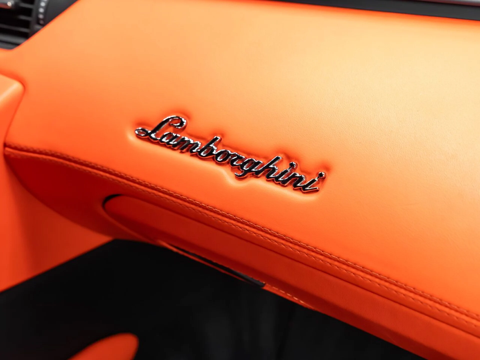 mph095_3803294583_lamborghini_aventador_2015_d178cf5307