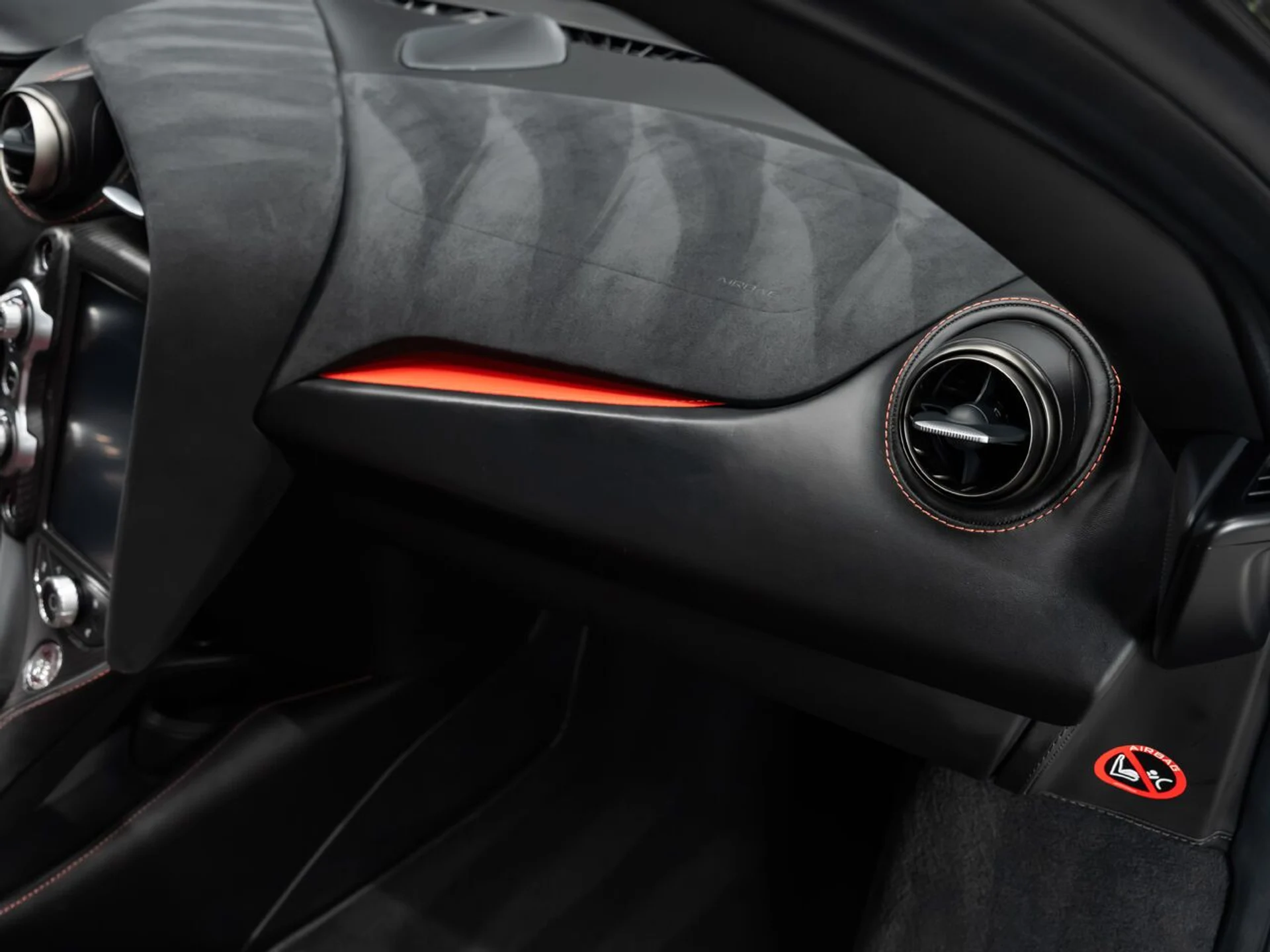 mph095_3981959902_mclaren_720s_2019_8a212b7fc1