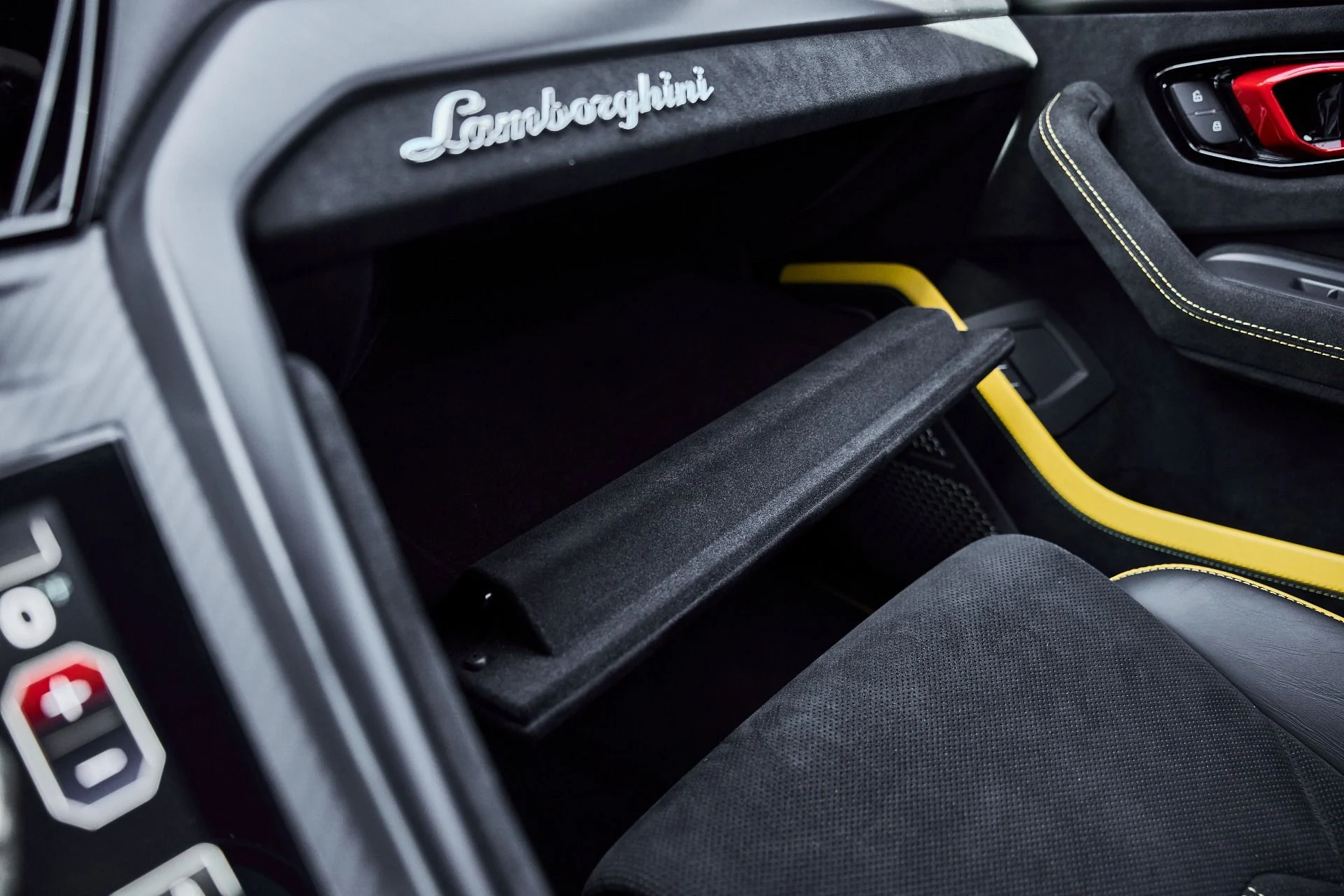 mph095_48459411_Used_2024_Lamborghini_Urus_Performante_1778117102_5b46cdf0e9
