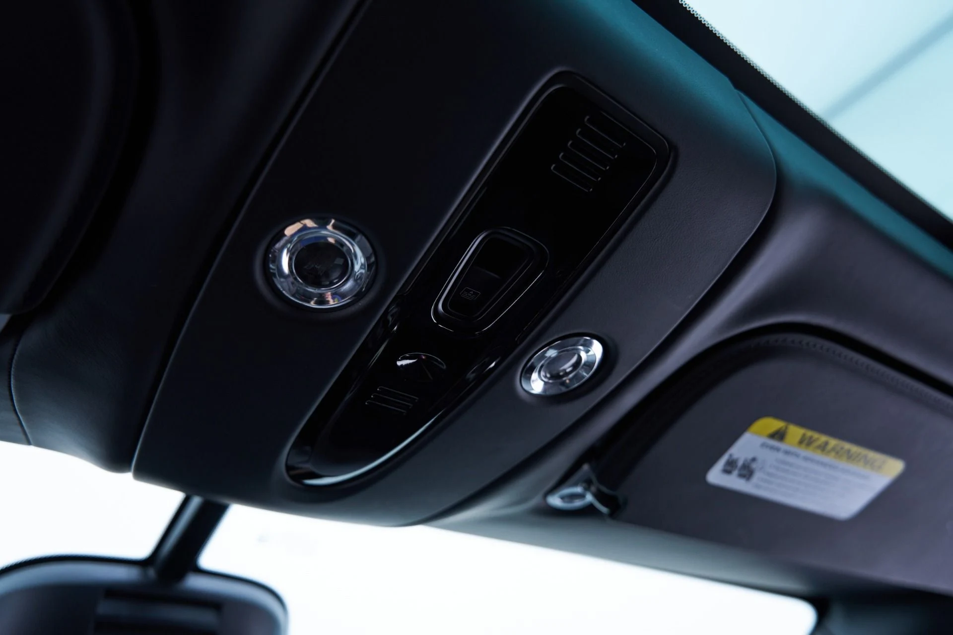mph095_491216003_Used_2024_Aston_Martin_DBX_707_1793218303_06a166aced