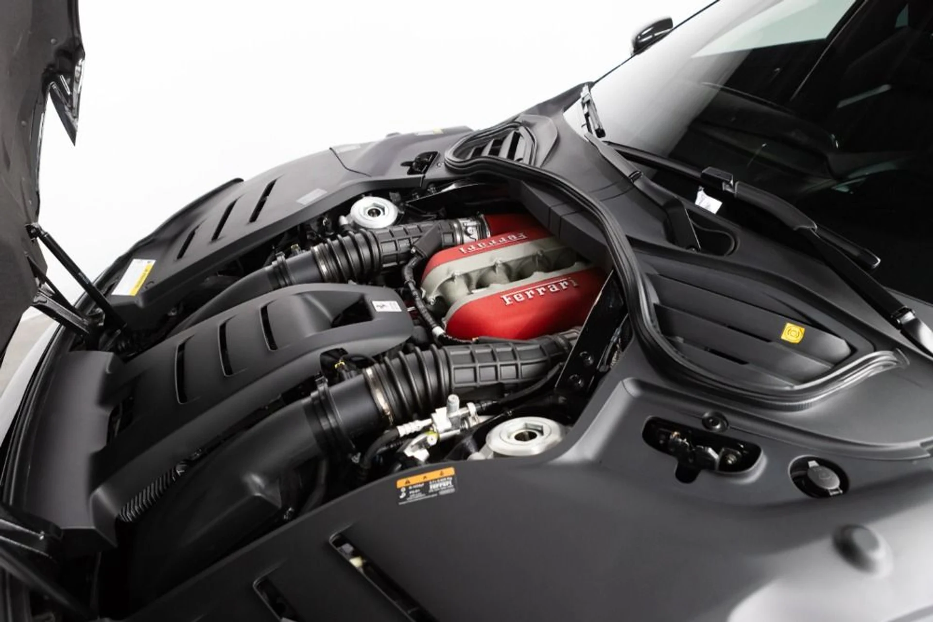 mph095_522770173_Used_2025_Ferrari_Purosangue_1766002020_65645d8cb0