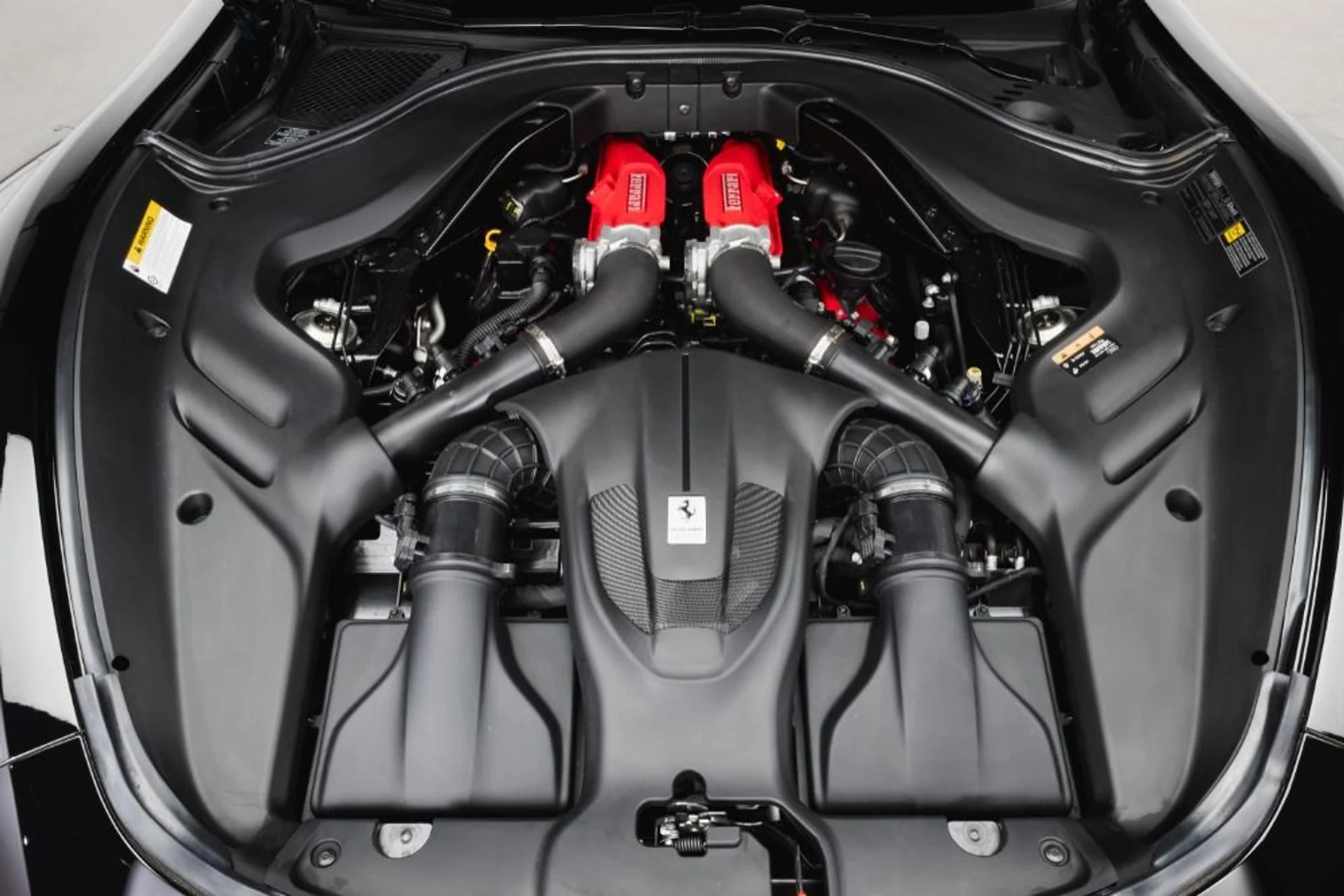 mph095_53441314_Used_2024_Ferrari_Roma_Spider_2b812e8fb5