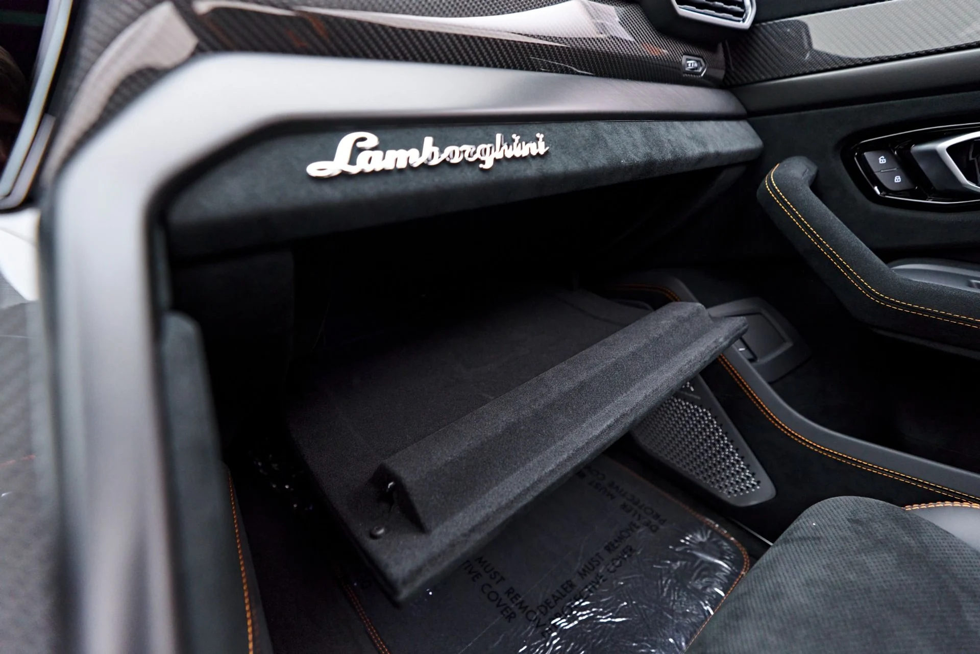 mph095_767483115_Used_2023_Lamborghini_Urus_Performante_1758074145_2d4a5c8992