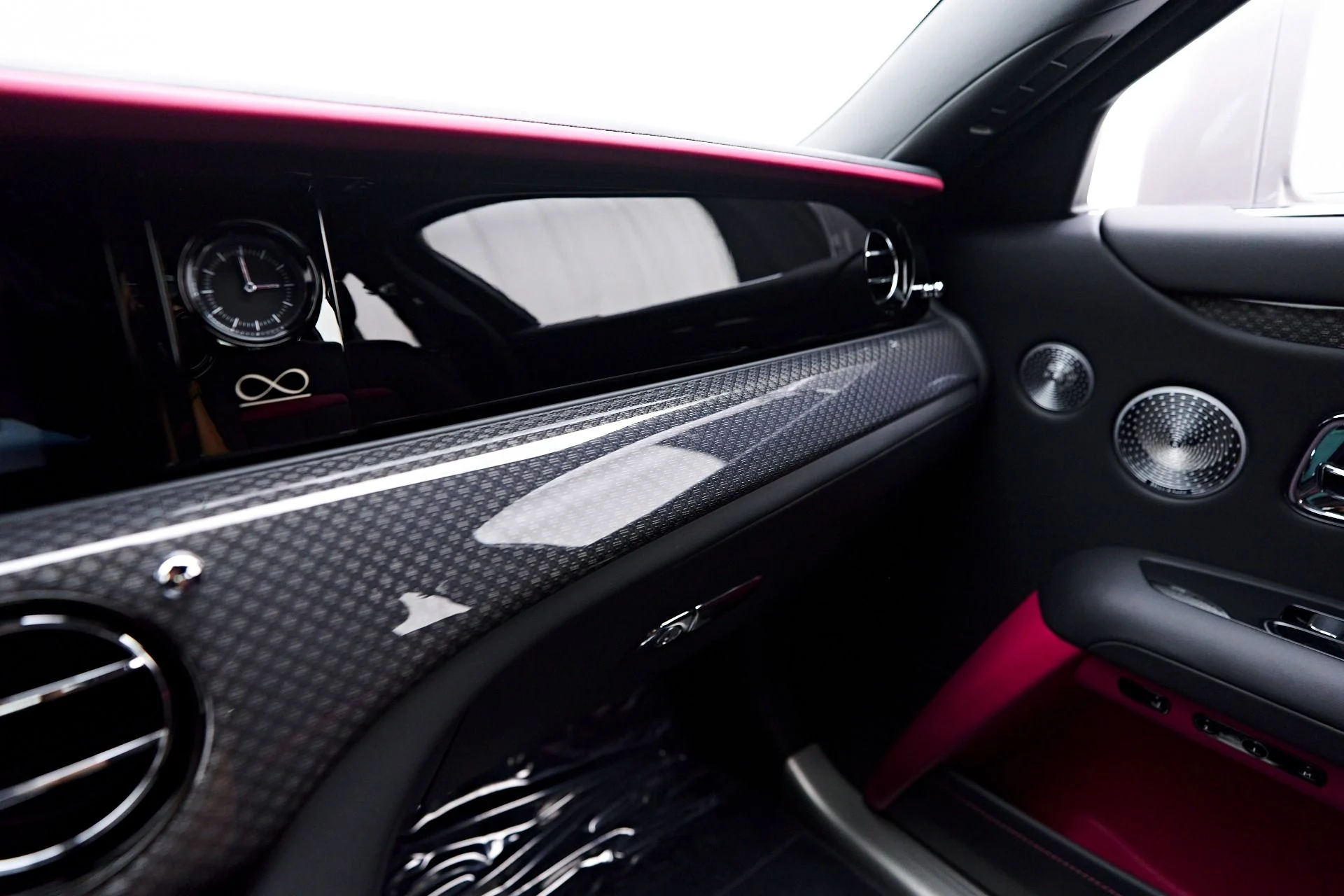 mph095_836987718_Used_2024_Rolls_Royce_Ghost_Base_1750545582_c3582a431b