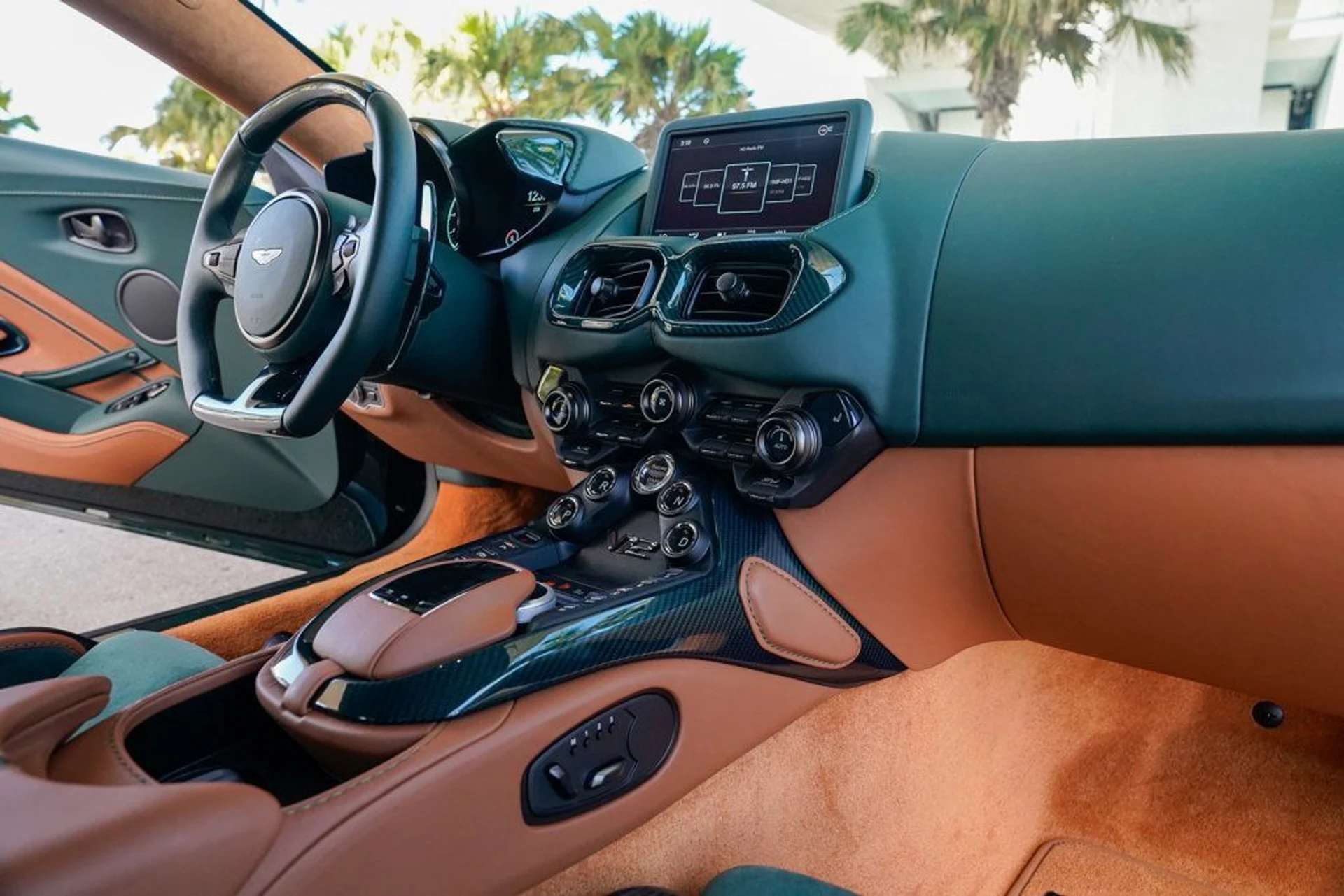 mph095_853144396_used_2023_aston_martin_vantage_v12coupe_14354_22896697_96_1024_66100b0933