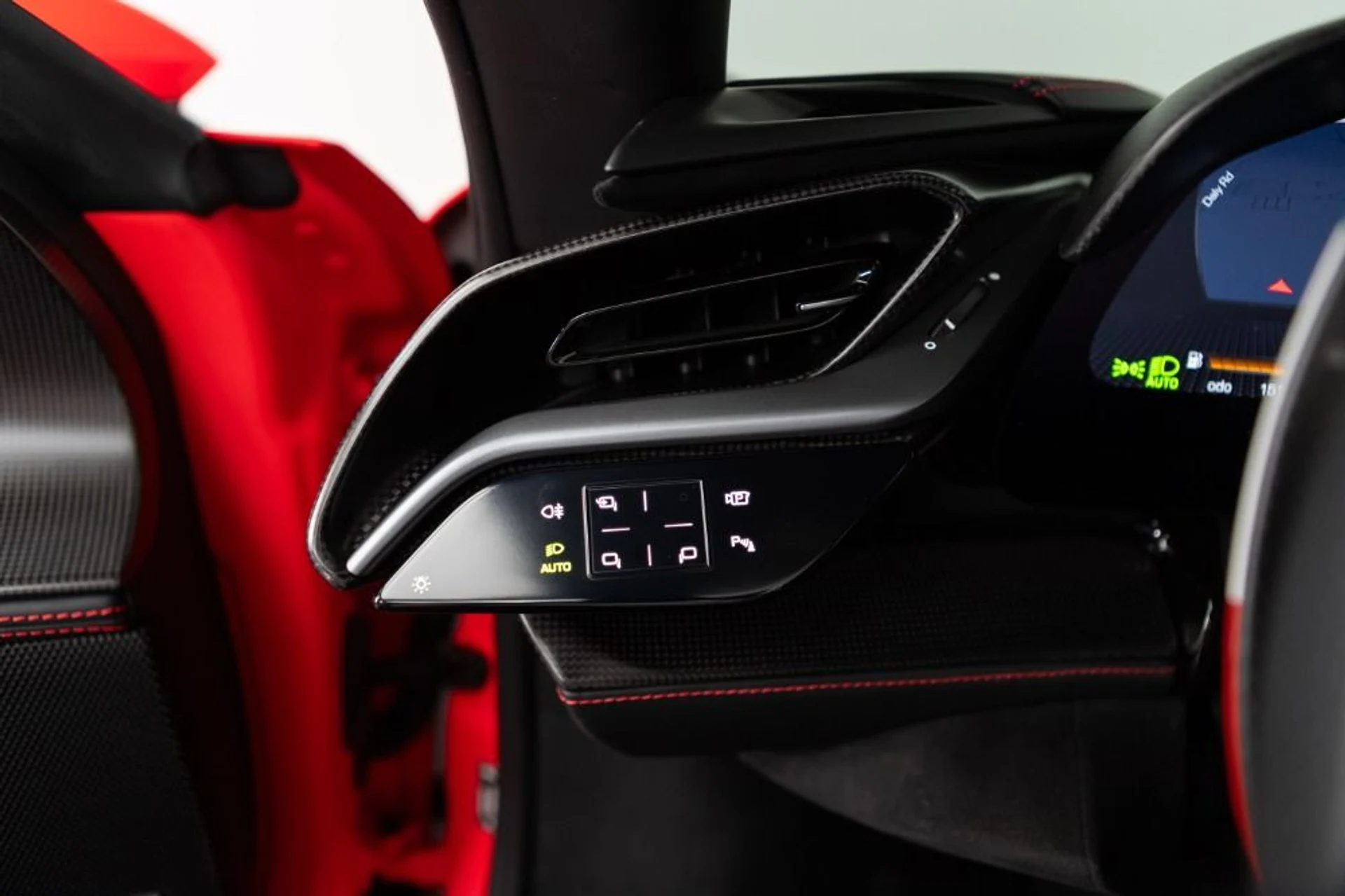 mph096_1085163266_Used_2022_Ferrari_SF_90_Spider_d600193f2e